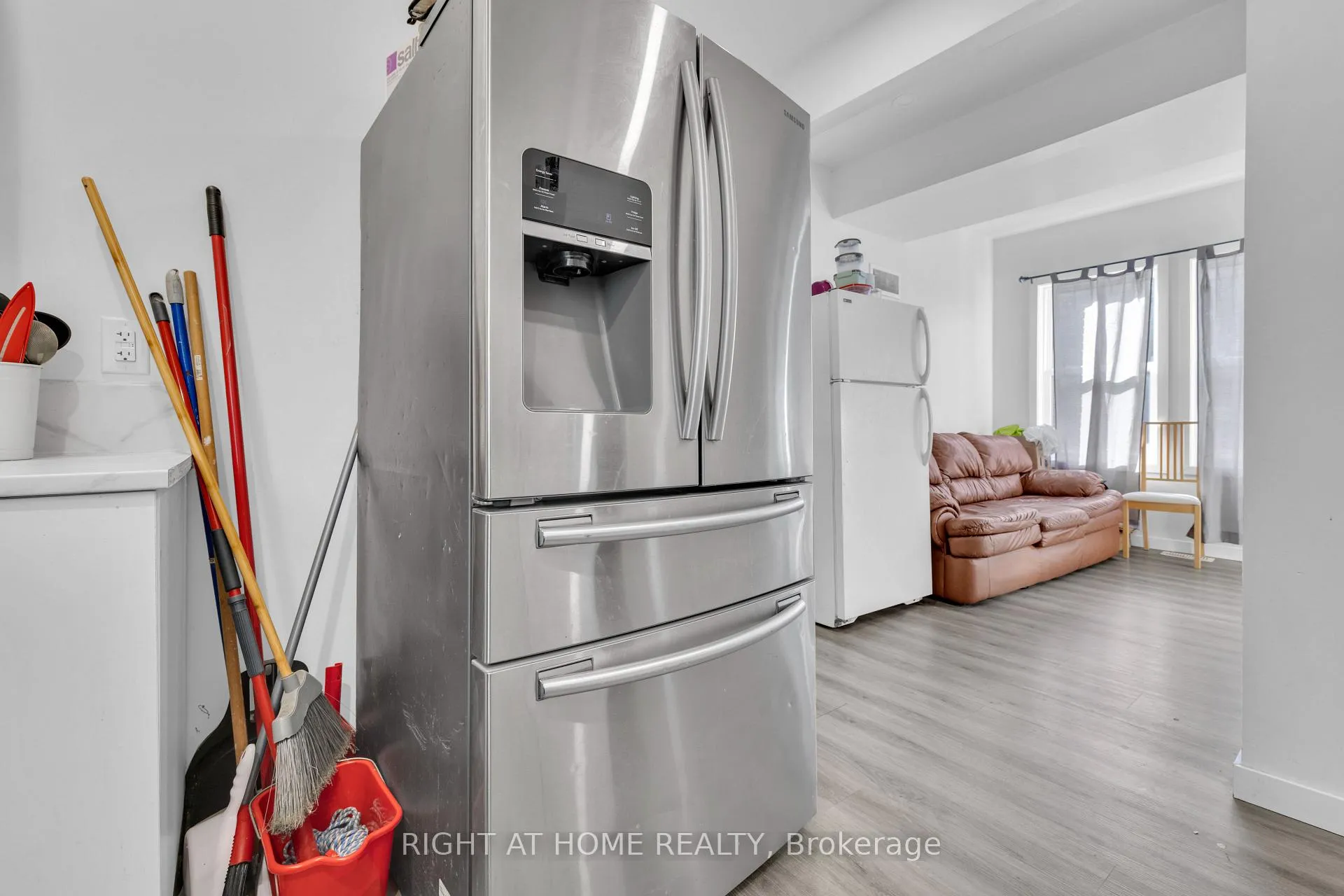 Photo 6 of 539 Campbell Avenue, Windsor — HOMEH