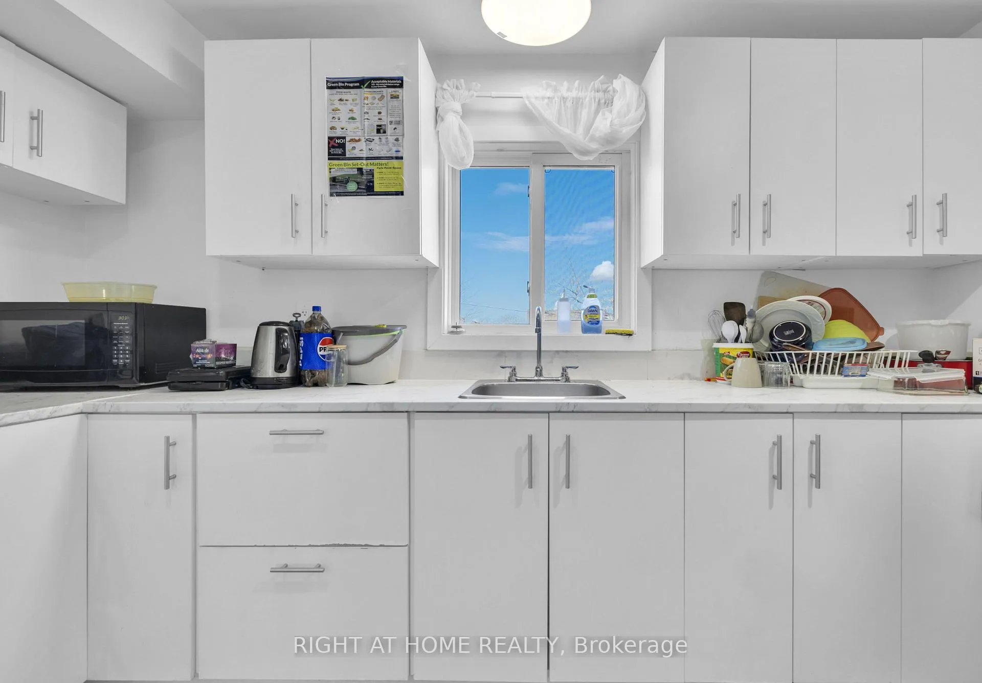 Photo 12 of 539 Campbell Avenue, Windsor — HOMEH