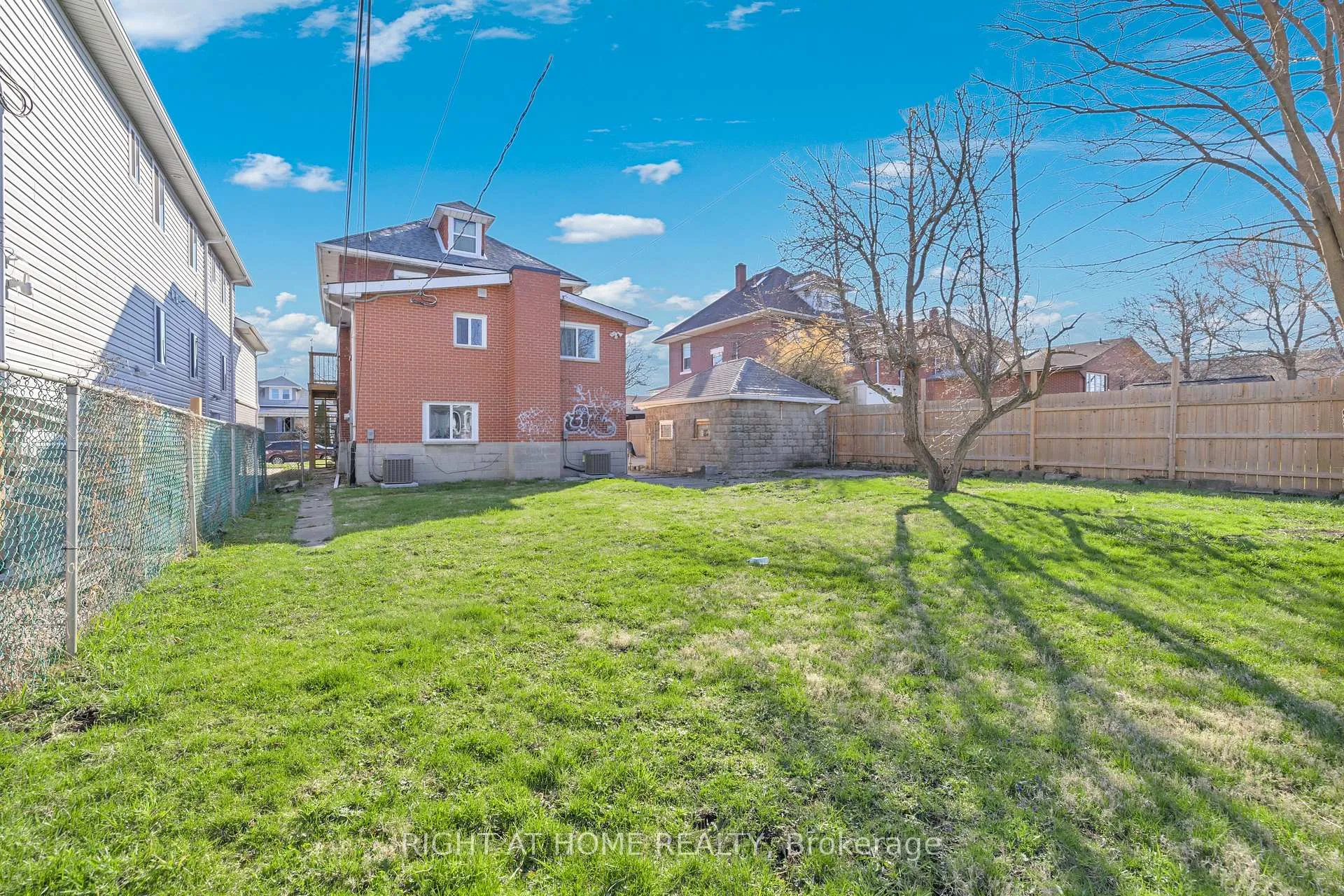 Photo 23 of 539 Campbell Avenue, Windsor — HOMEH