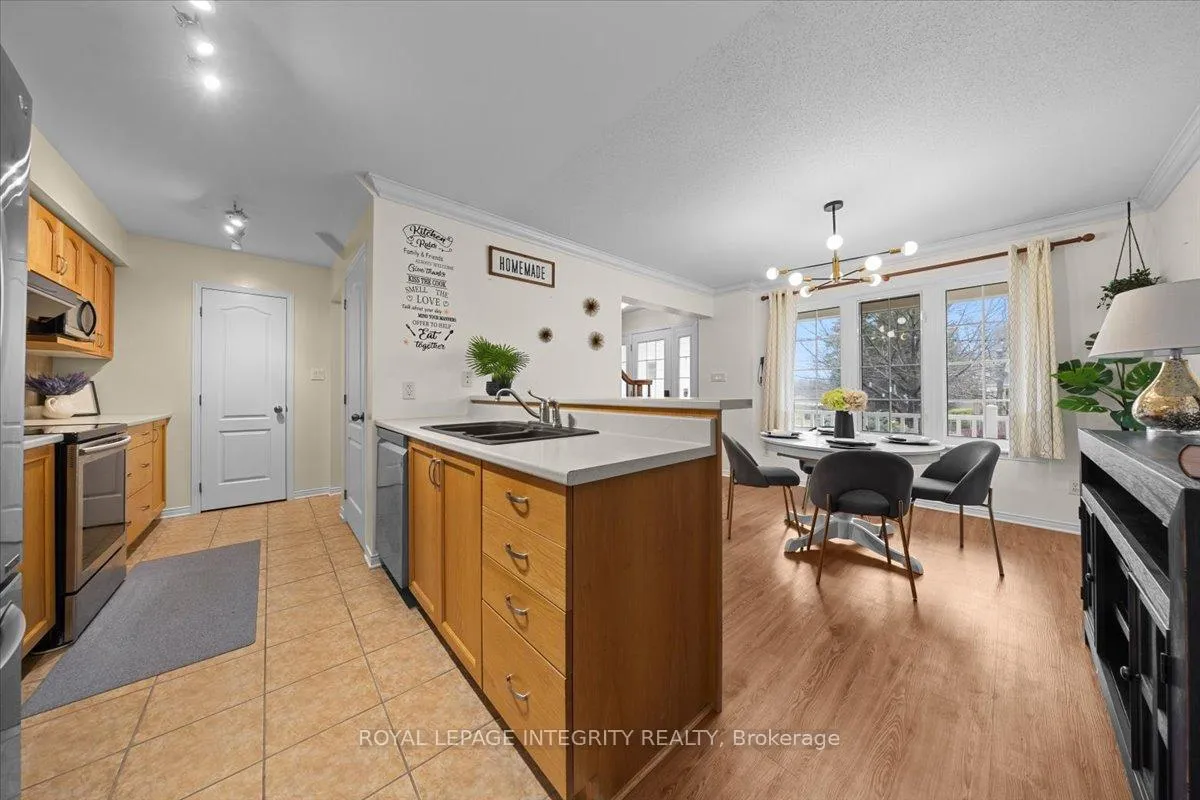Photo 9 of 236 Wabiskaw Private, Ottawa, Barrhaven - Stonebridge — HOMEH