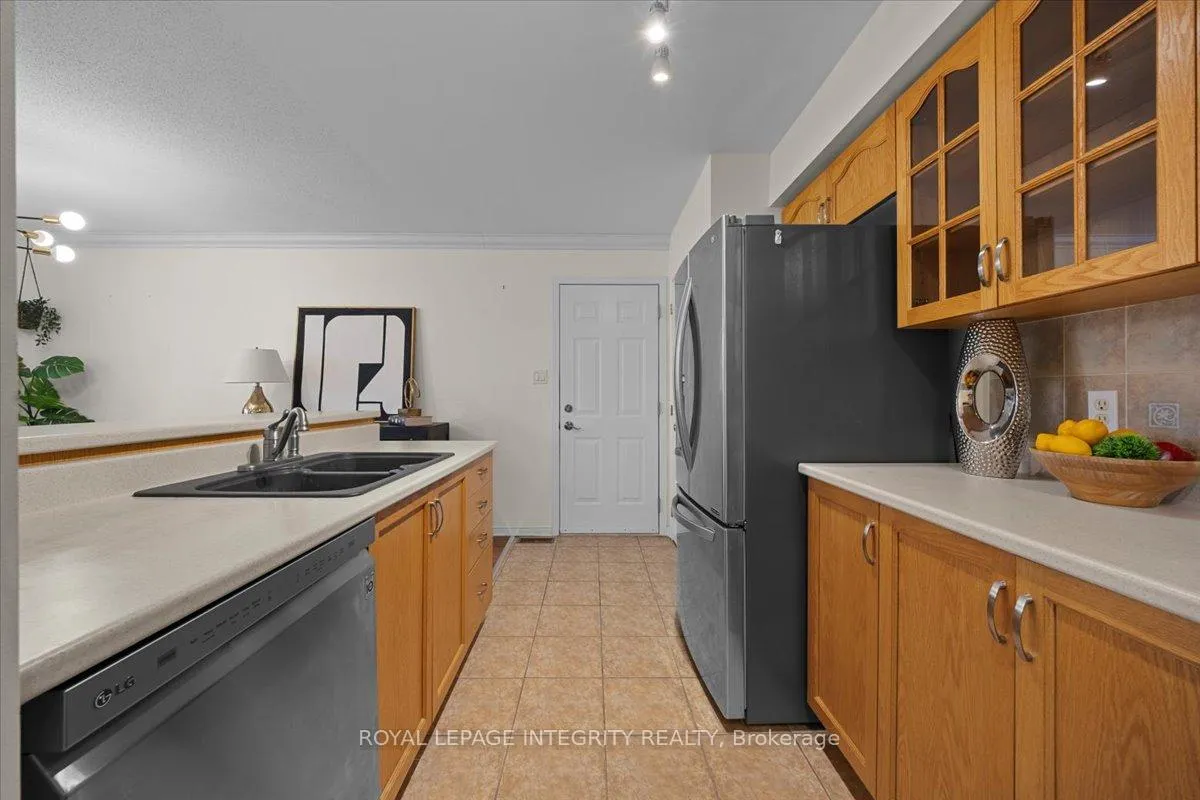 Photo 11 of 236 Wabiskaw Private, Ottawa, Barrhaven - Stonebridge — HOMEH