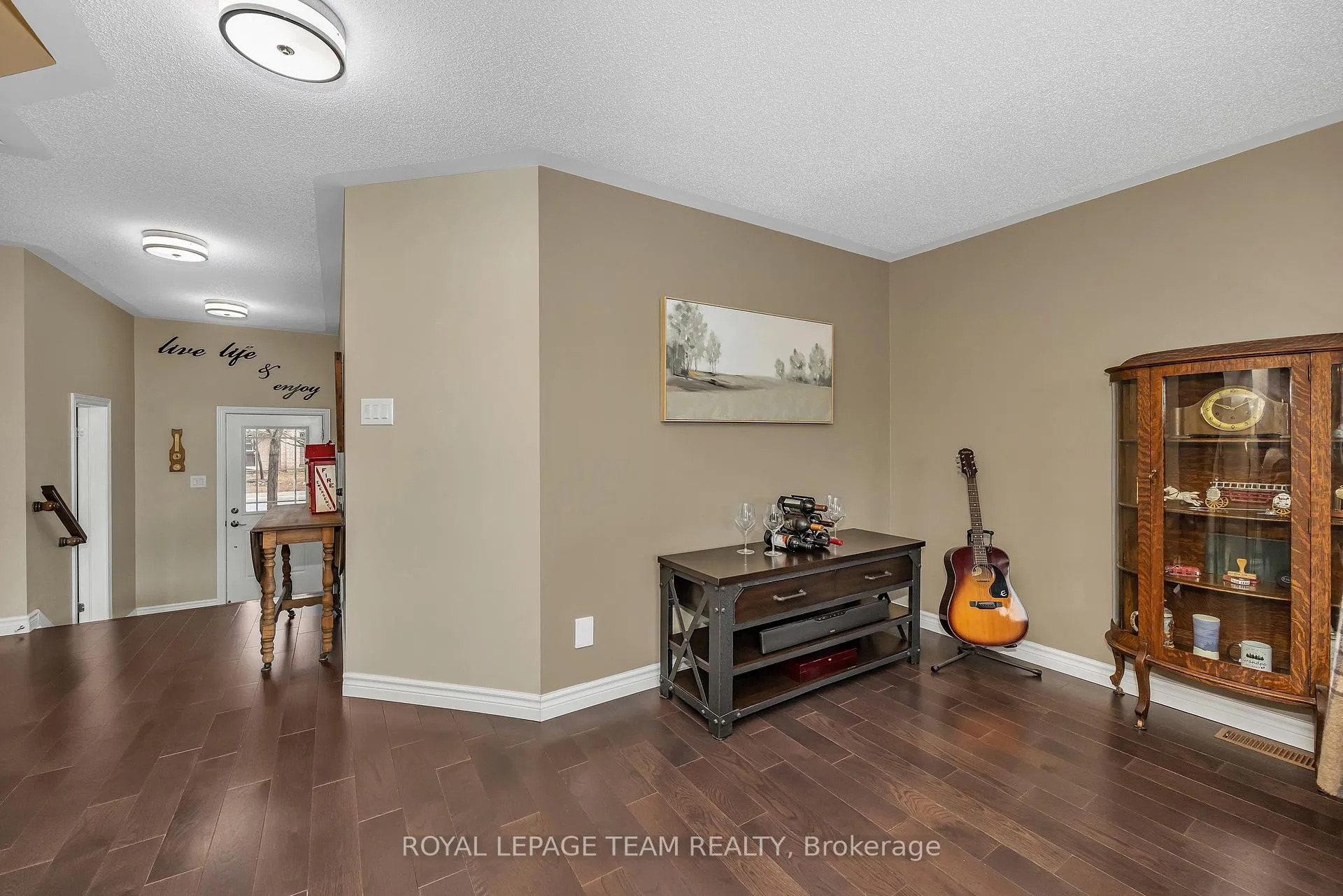 Photo 3 of 217 Hunterbrook Street, Ottawa, Kanata - Morgan's Grant/South March — HOMEH