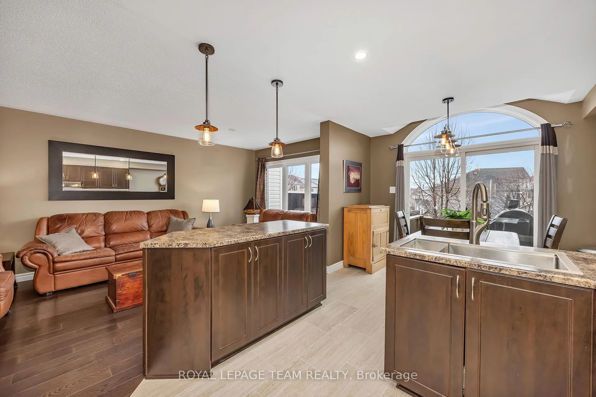 Photo 6 of 217 Hunterbrook Street, Ottawa, Kanata - Morgan's Grant/South March — HOMEH