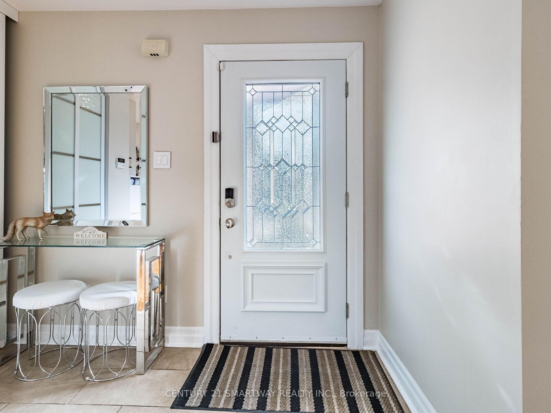 Photo 5 of 61 Keeble Crescent, Ajax, Central — HOMEH