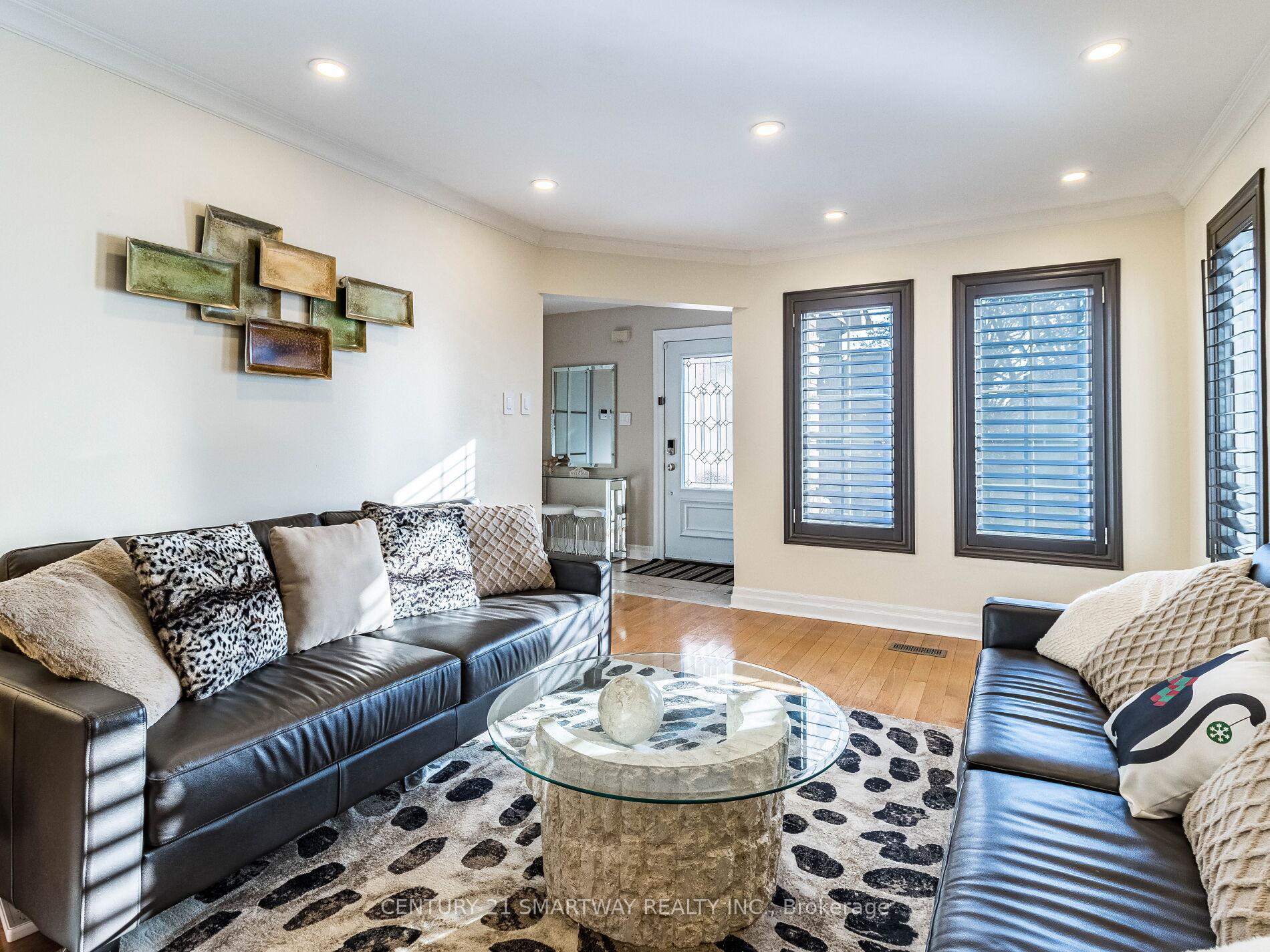 Photo 8 of 61 Keeble Crescent, Ajax, Central — HOMEH