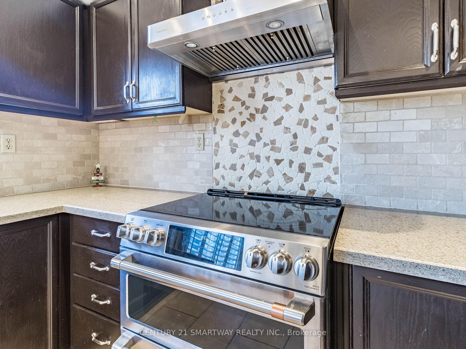 Photo 15 of 61 Keeble Crescent, Ajax, Central — HOMEH