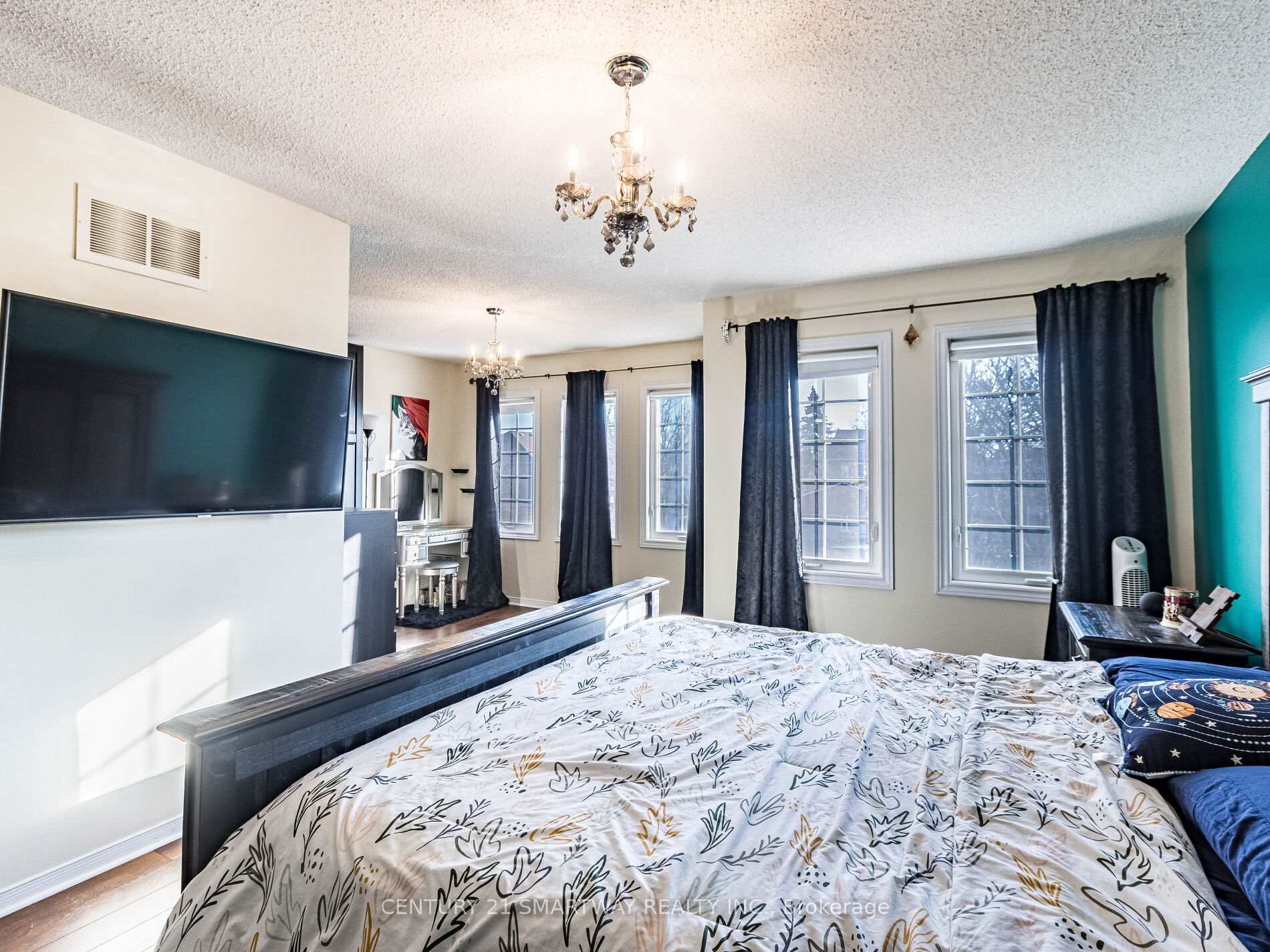 Photo 18 of 61 Keeble Crescent, Ajax, Central — HOMEH