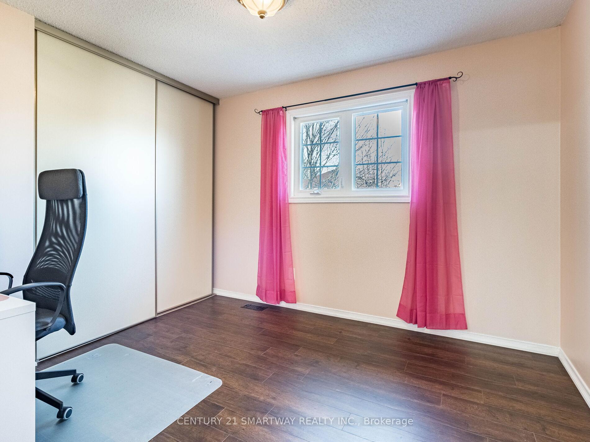 Photo 23 of 61 Keeble Crescent, Ajax, Central — HOMEH