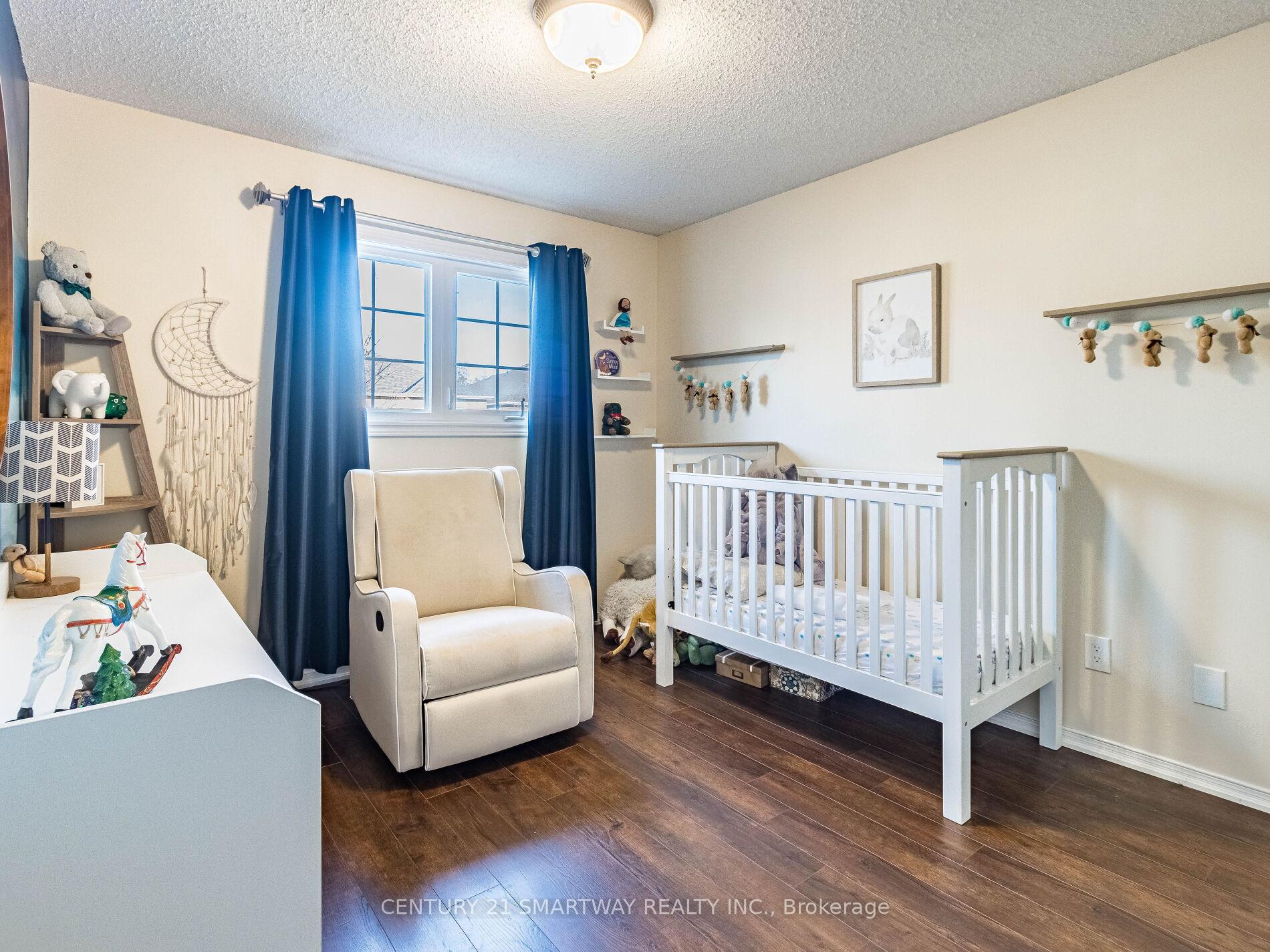 Photo 25 of 61 Keeble Crescent, Ajax, Central — HOMEH