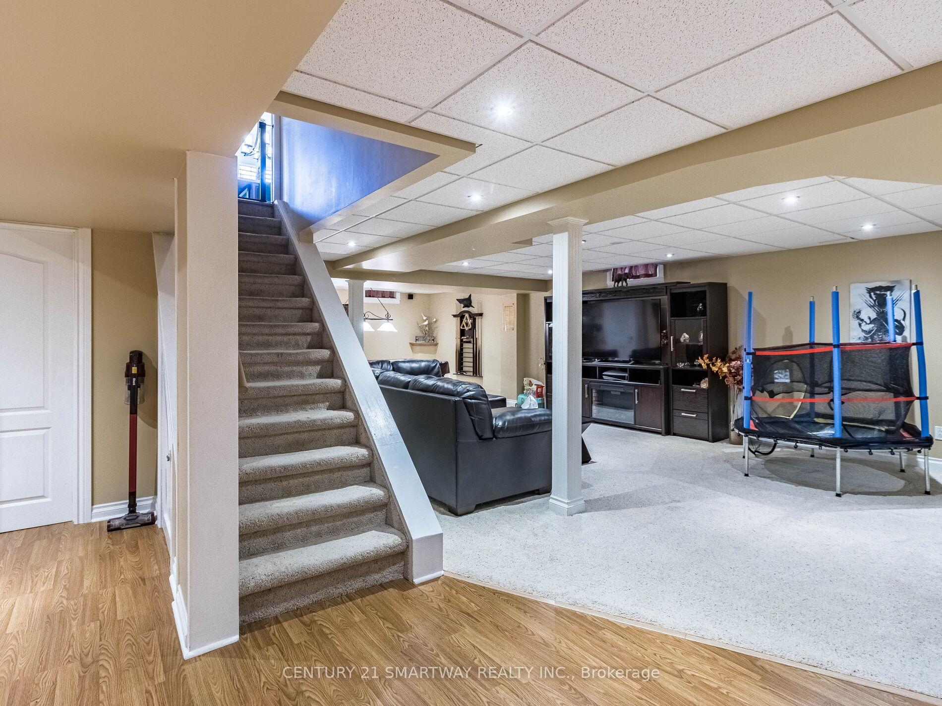 Photo 31 of 61 Keeble Crescent, Ajax, Central — HOMEH