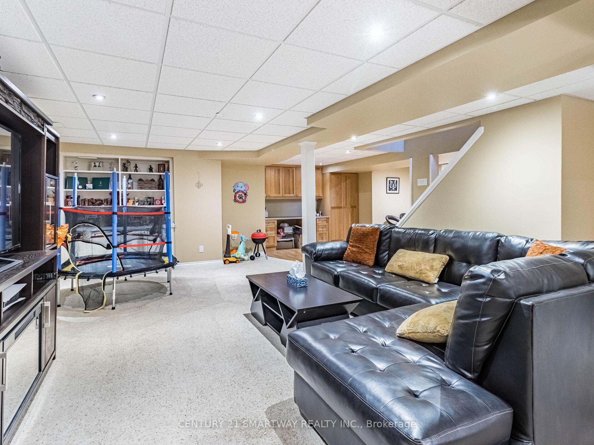 Photo 34 of 61 Keeble Crescent, Ajax, Central — HOMEH