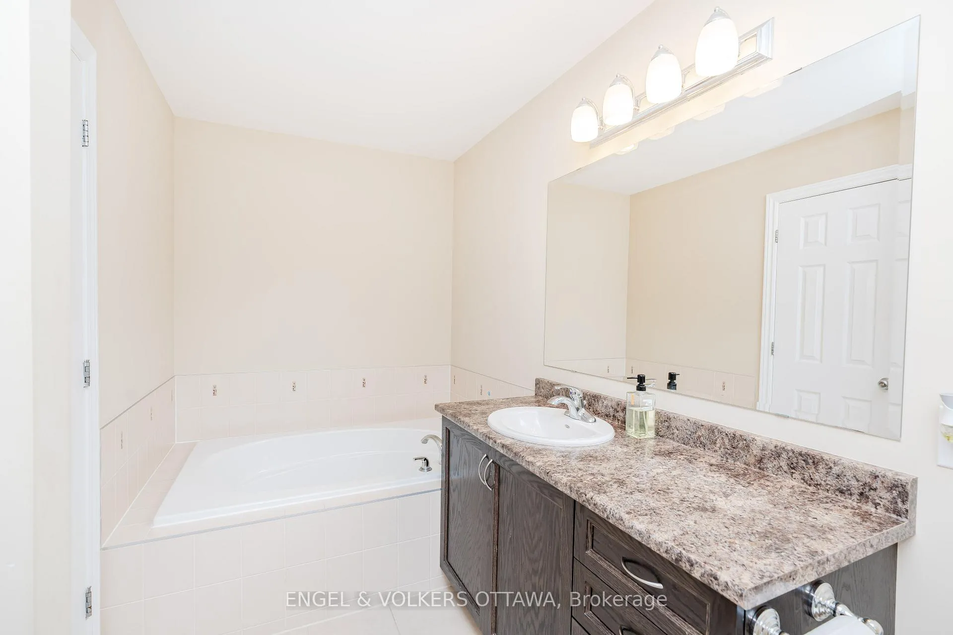 Photo 18 of 509 Petrichor Crescent, Ottawa, Avalon West — HOMEH