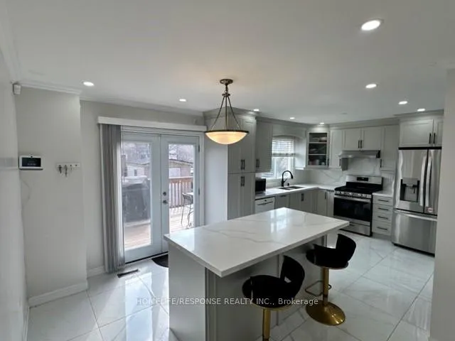 Photo 7 of 16 Cochrane Avenue, Brampton, Heart Lake East — HOMEH
