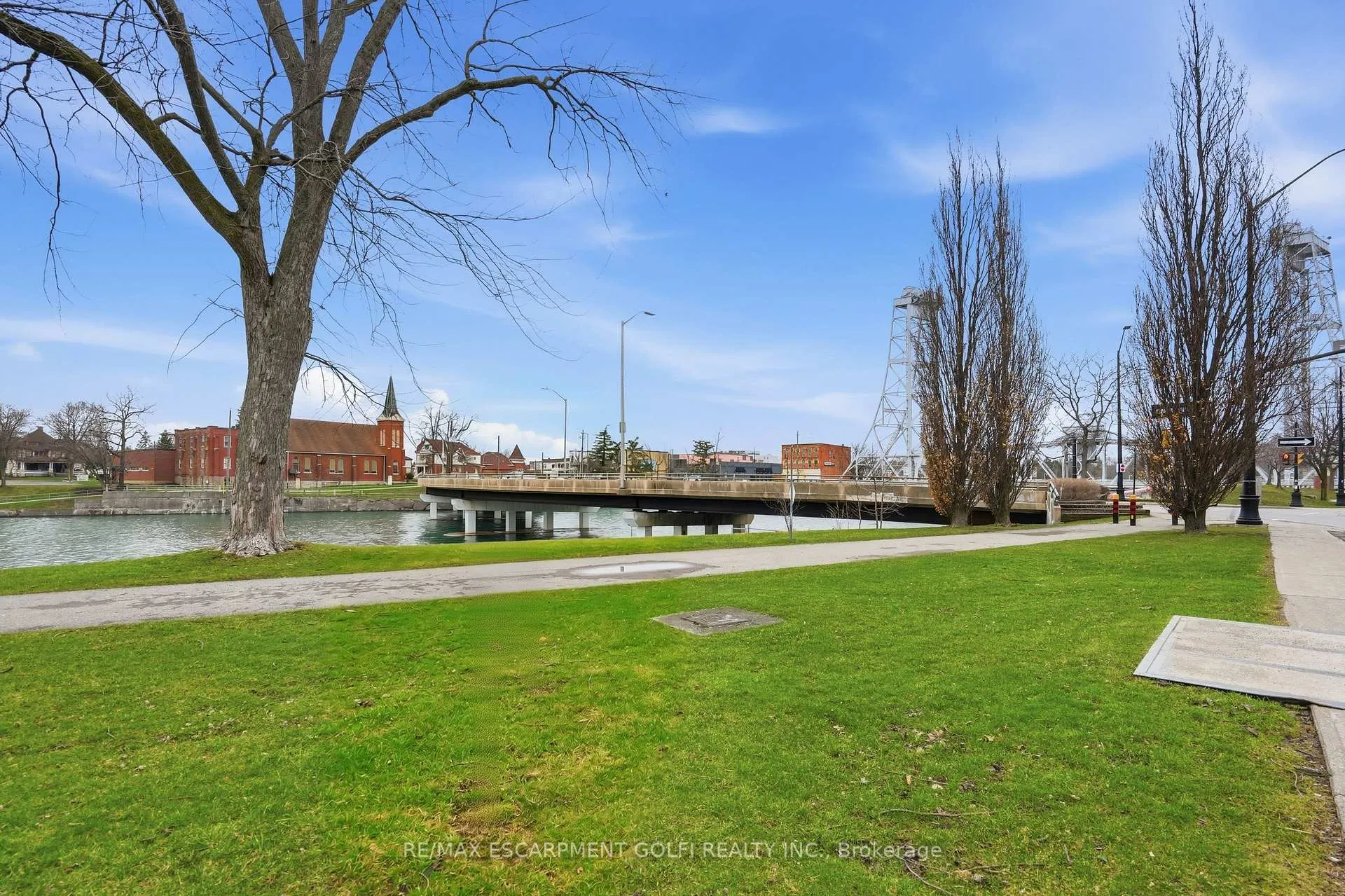 Photo 20 of 14 Avenue Place, Welland, Welland Downtown — HOMEH