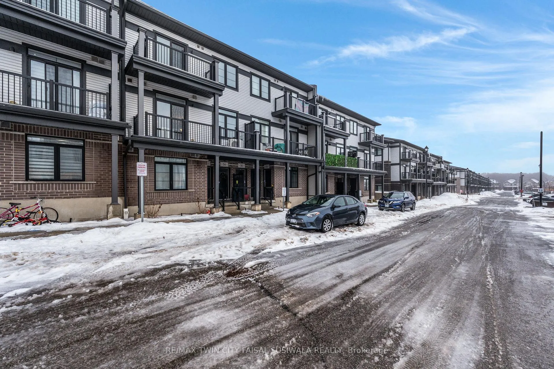Photo 1 of 52 Wheat Lane, Kitchener — HOMEH