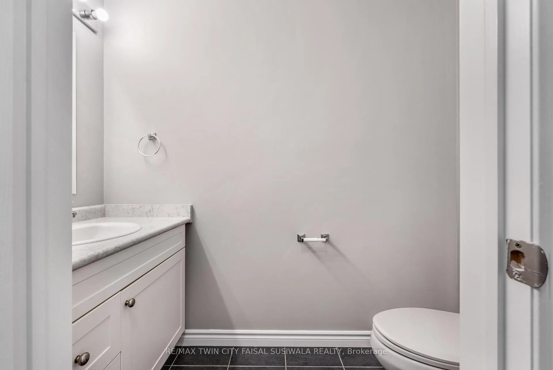 Photo 11 of 52 Wheat Lane, Kitchener — HOMEH