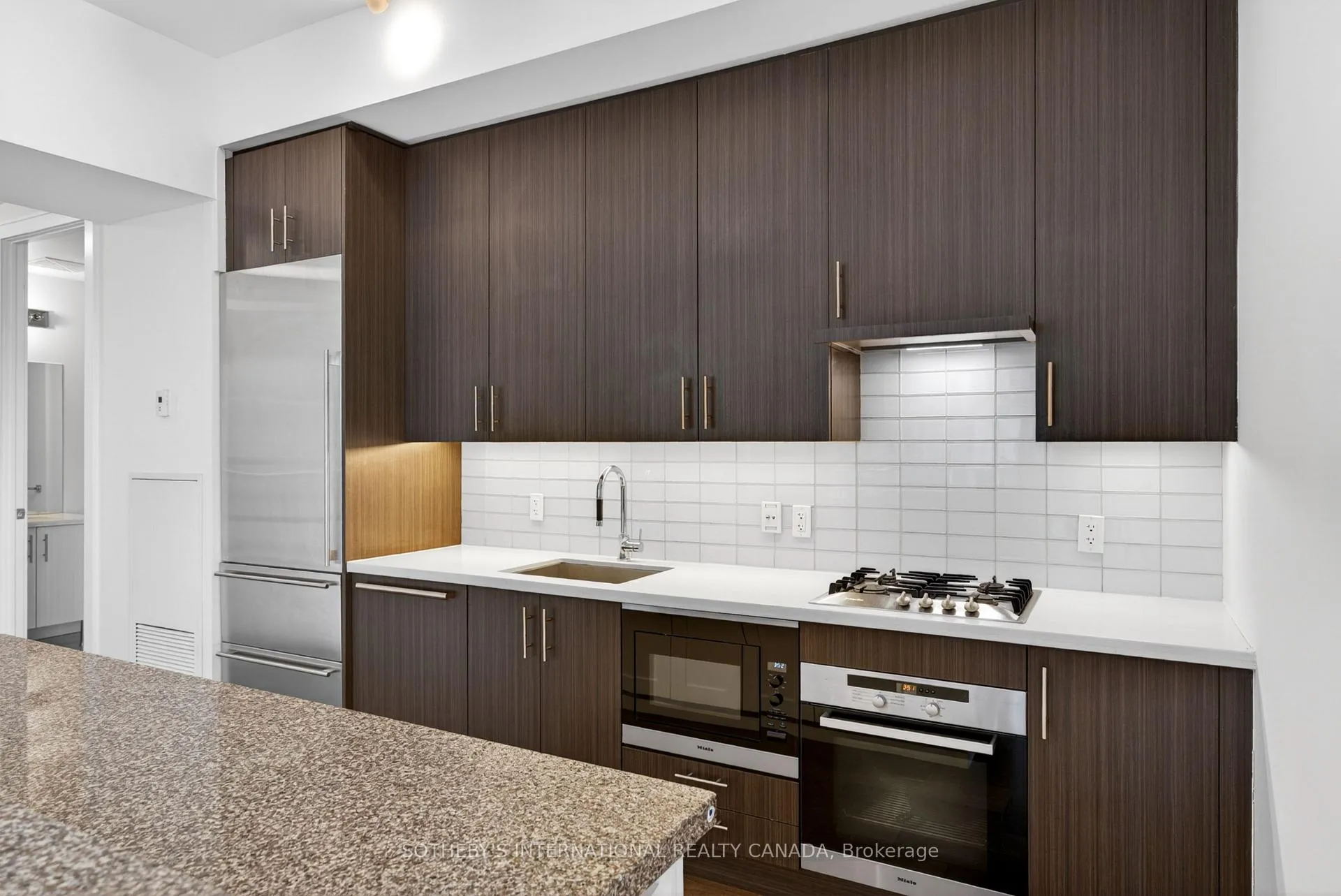Photo 4 of Unit 701, 29 Queens Quay E, Toronto, Waterfront Communities — HOMEH