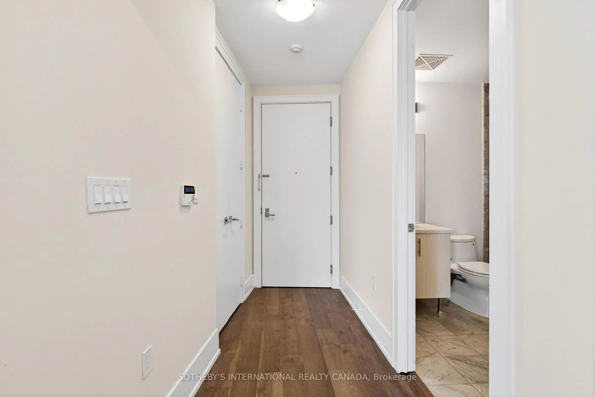 Photo 10 of Unit 701, 29 Queens Quay E, Toronto, Waterfront Communities — HOMEH