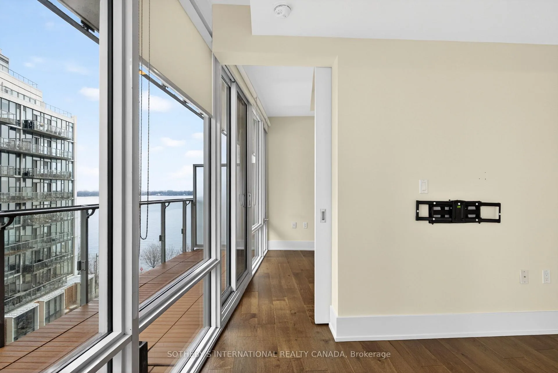 Photo 15 of Unit 701, 29 Queens Quay E, Toronto, Waterfront Communities — HOMEH