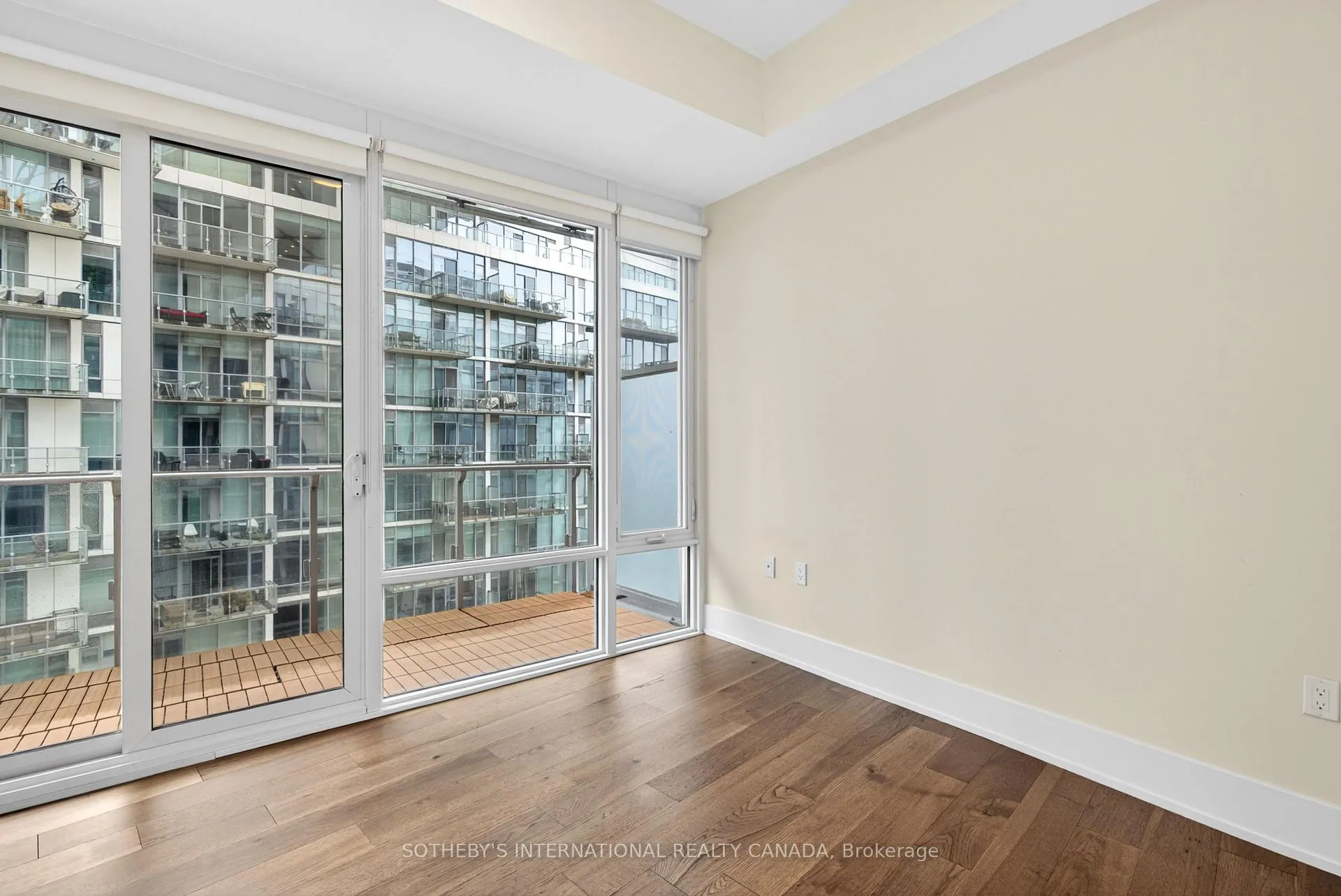 Photo 16 of Unit 701, 29 Queens Quay E, Toronto, Waterfront Communities — HOMEH