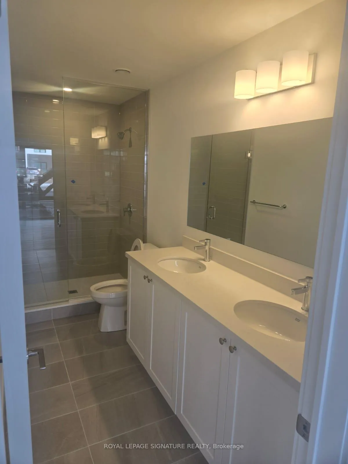 Photo 4 of Unit 105, 51 Clarington Boulevard, Clarington, Bowmanville — HOMEH