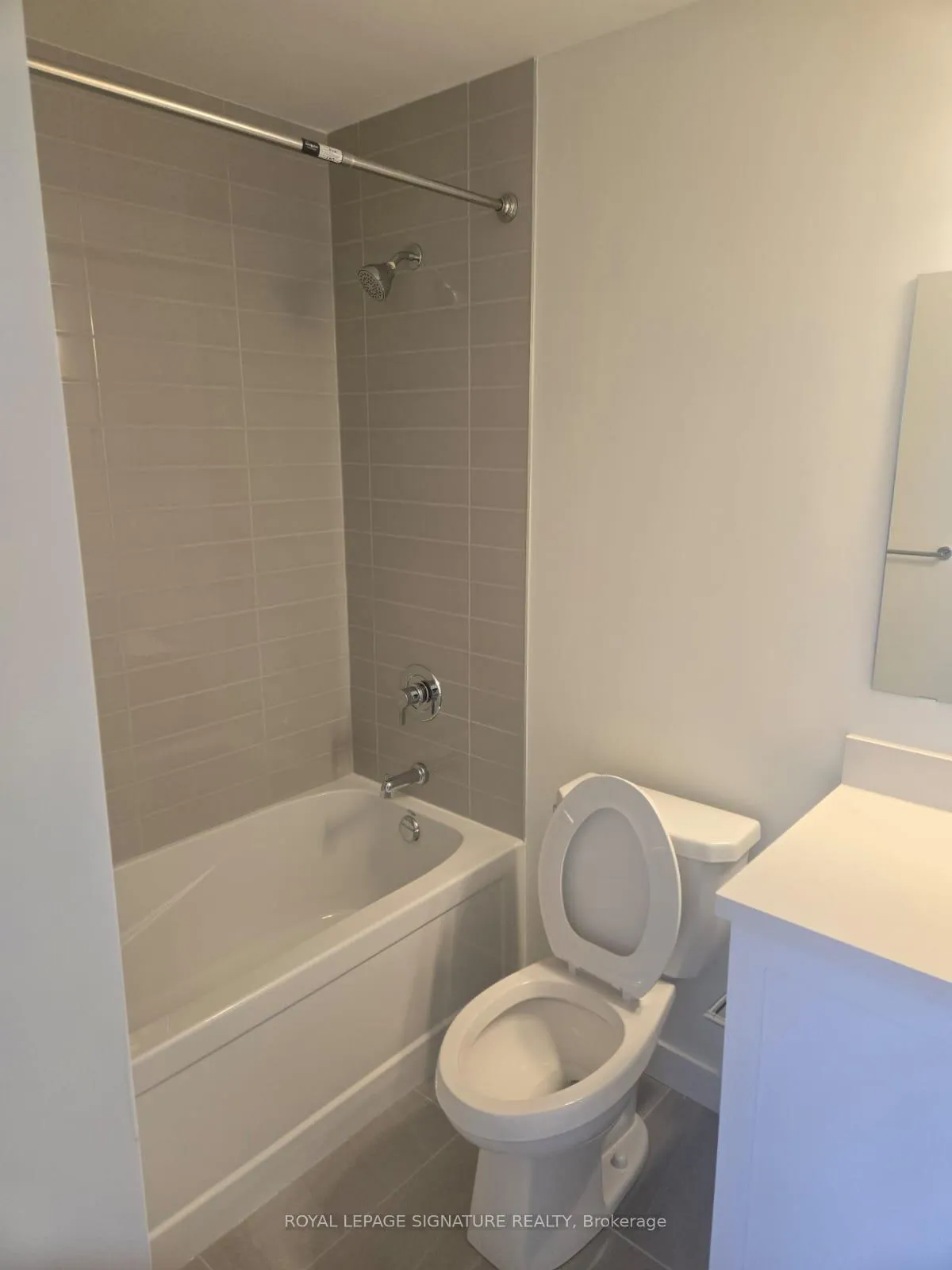 Photo 6 of Unit 105, 51 Clarington Boulevard, Clarington, Bowmanville — HOMEH