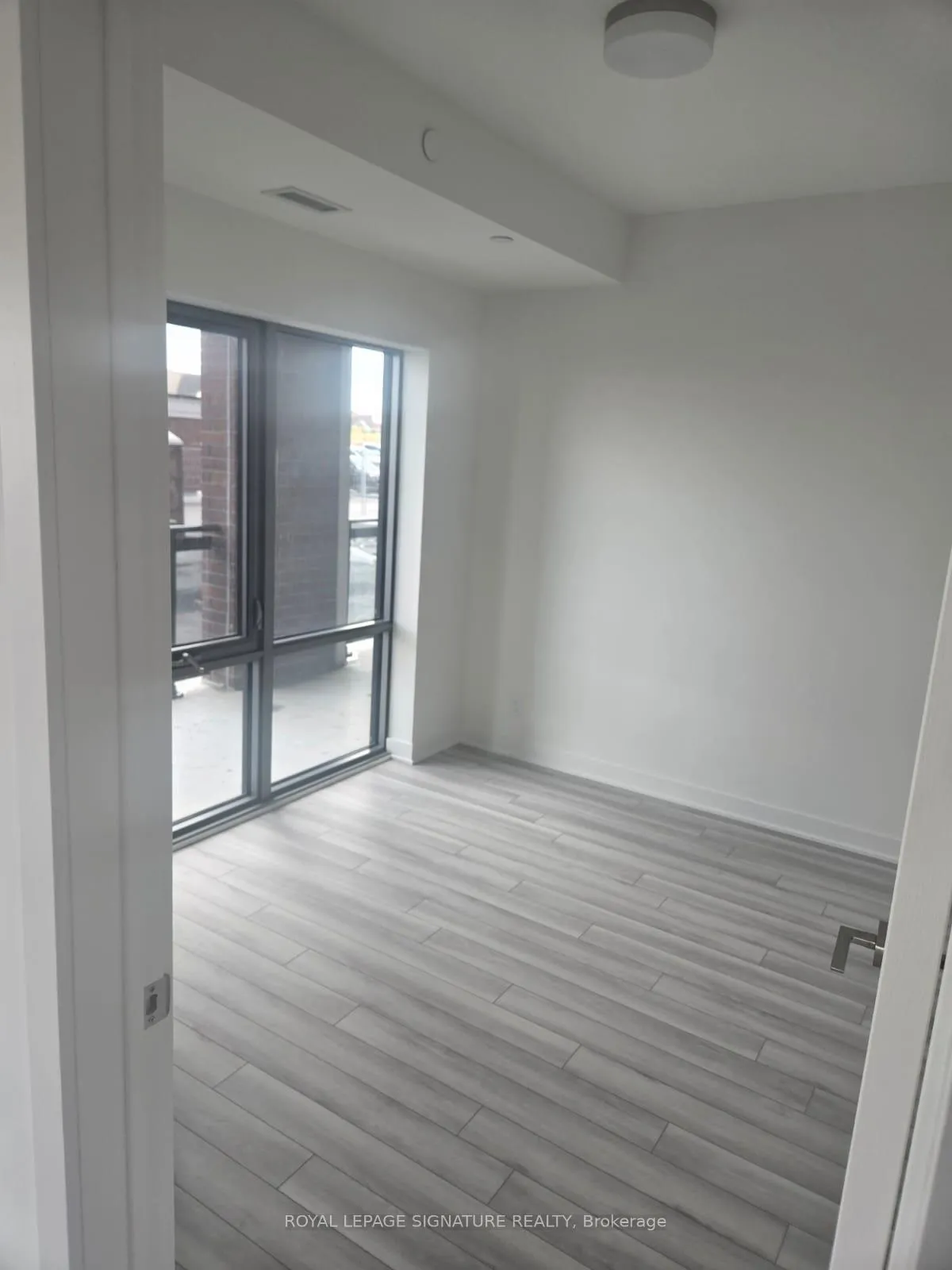 Photo 7 of Unit 105, 51 Clarington Boulevard, Clarington, Bowmanville — HOMEH
