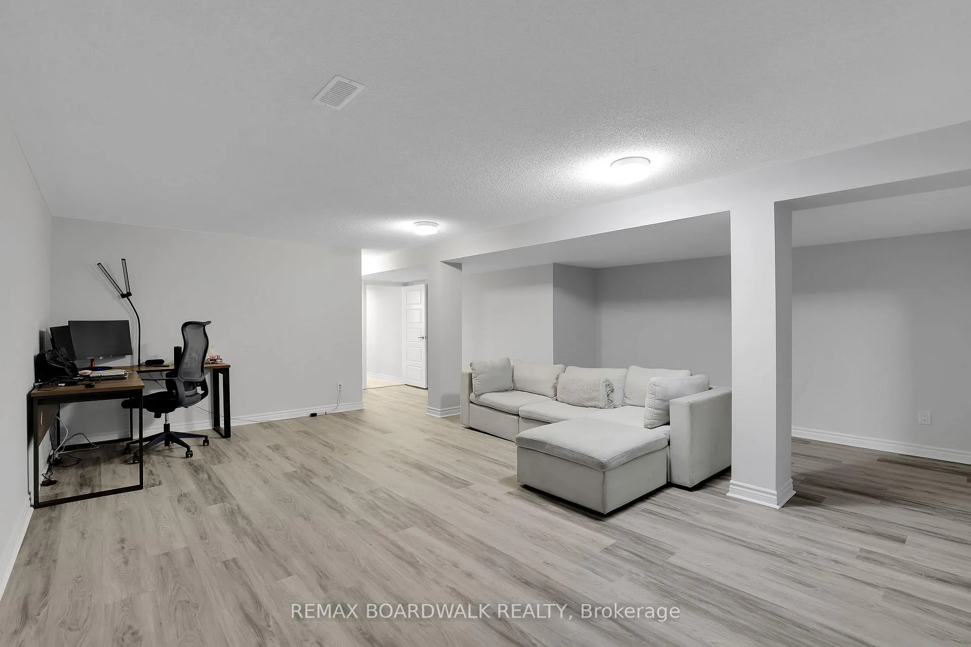Photo 4 of 306 Pilot Private, Ottawa, Kanata - Emerald Meadows/Trailwest — HOMEH