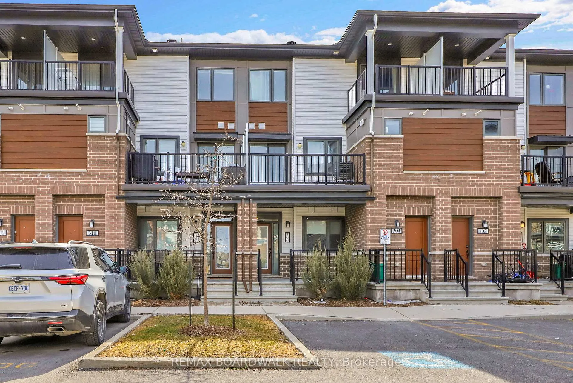 Photo 6 of 306 Pilot Private, Ottawa, Kanata - Emerald Meadows/Trailwest — HOMEH