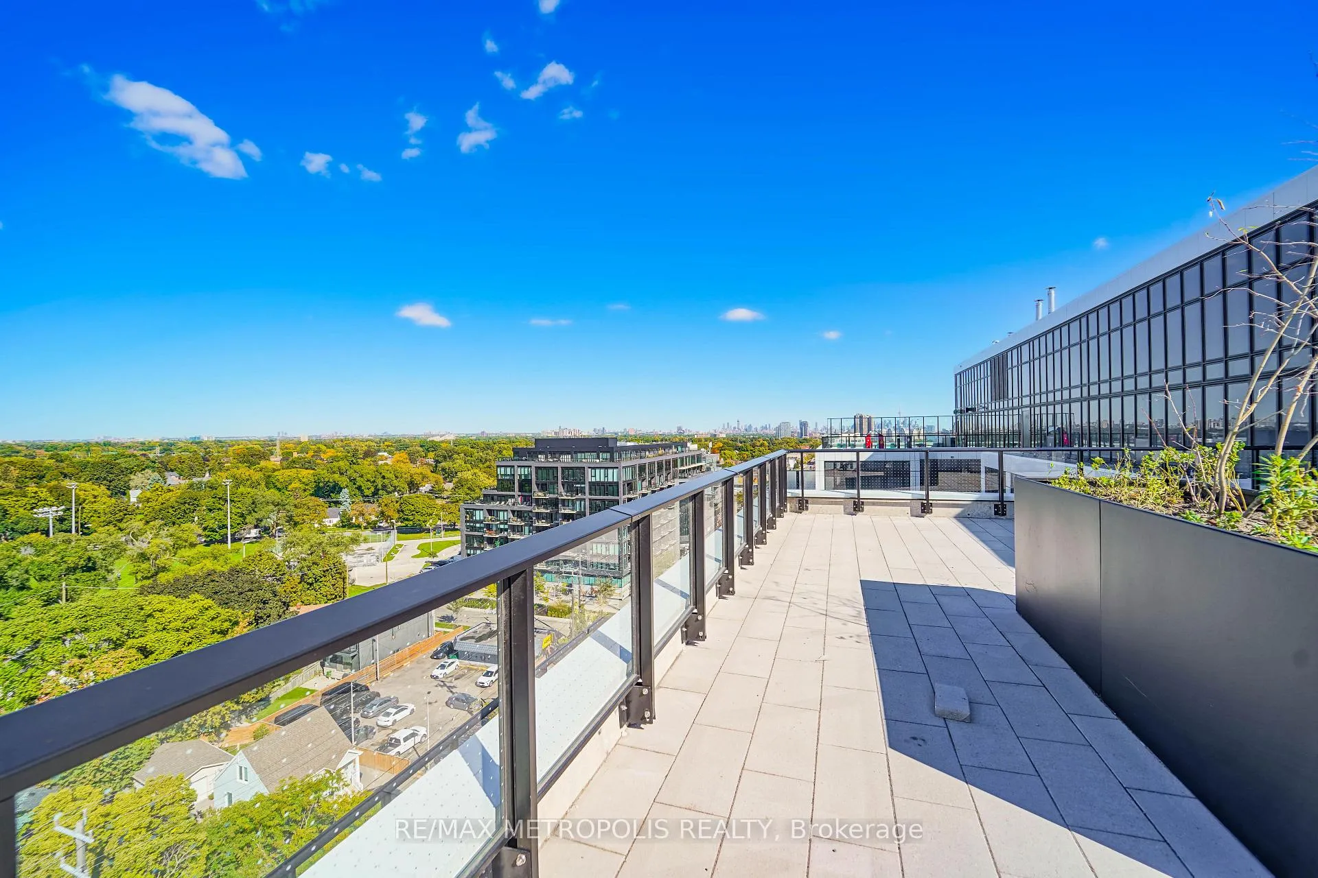 Photo 7 of Unit 720, 801 The Queensway, Etobicoke, Stonegate-Queensway — HOMEH