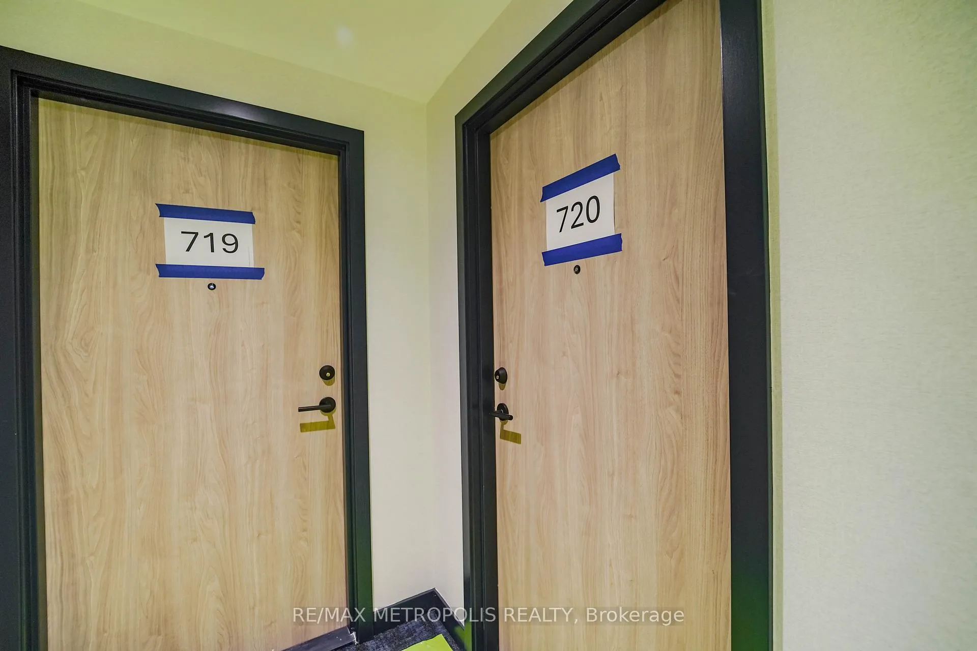 Photo 8 of Unit 720, 801 The Queensway, Etobicoke, Stonegate-Queensway — HOMEH