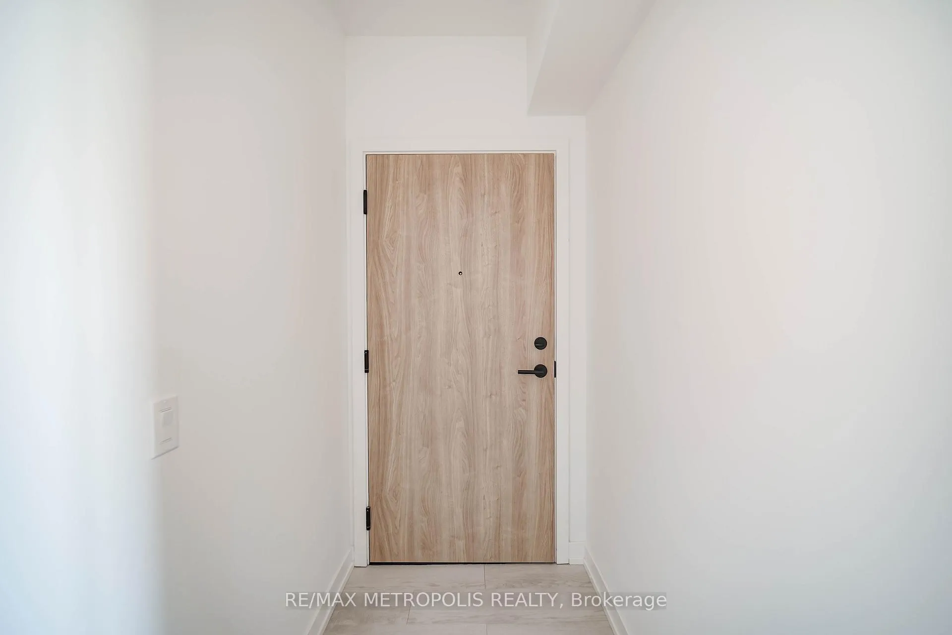 Photo 9 of Unit 720, 801 The Queensway, Etobicoke, Stonegate-Queensway — HOMEH