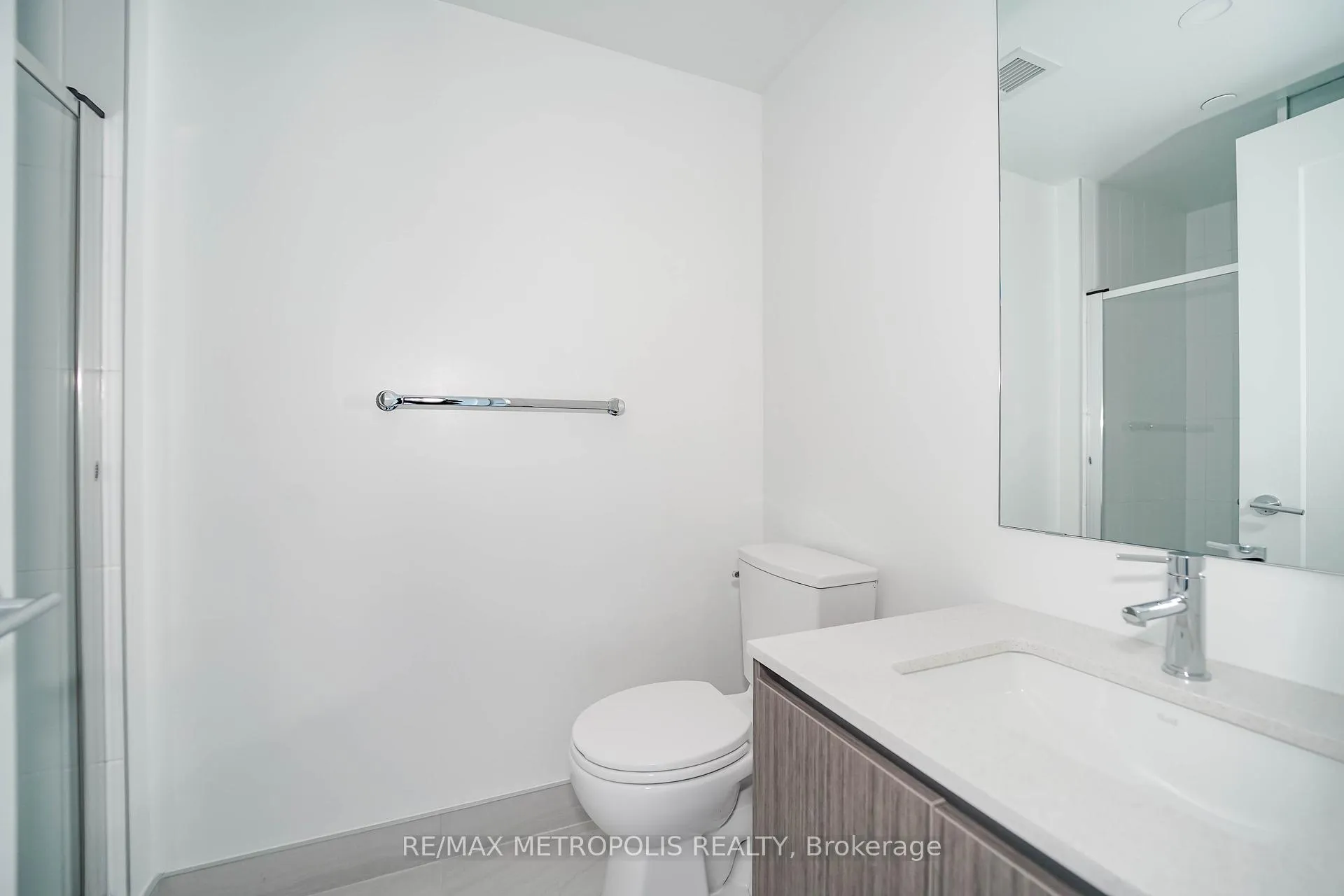 Photo 10 of Unit 720, 801 The Queensway, Etobicoke, Stonegate-Queensway — HOMEH