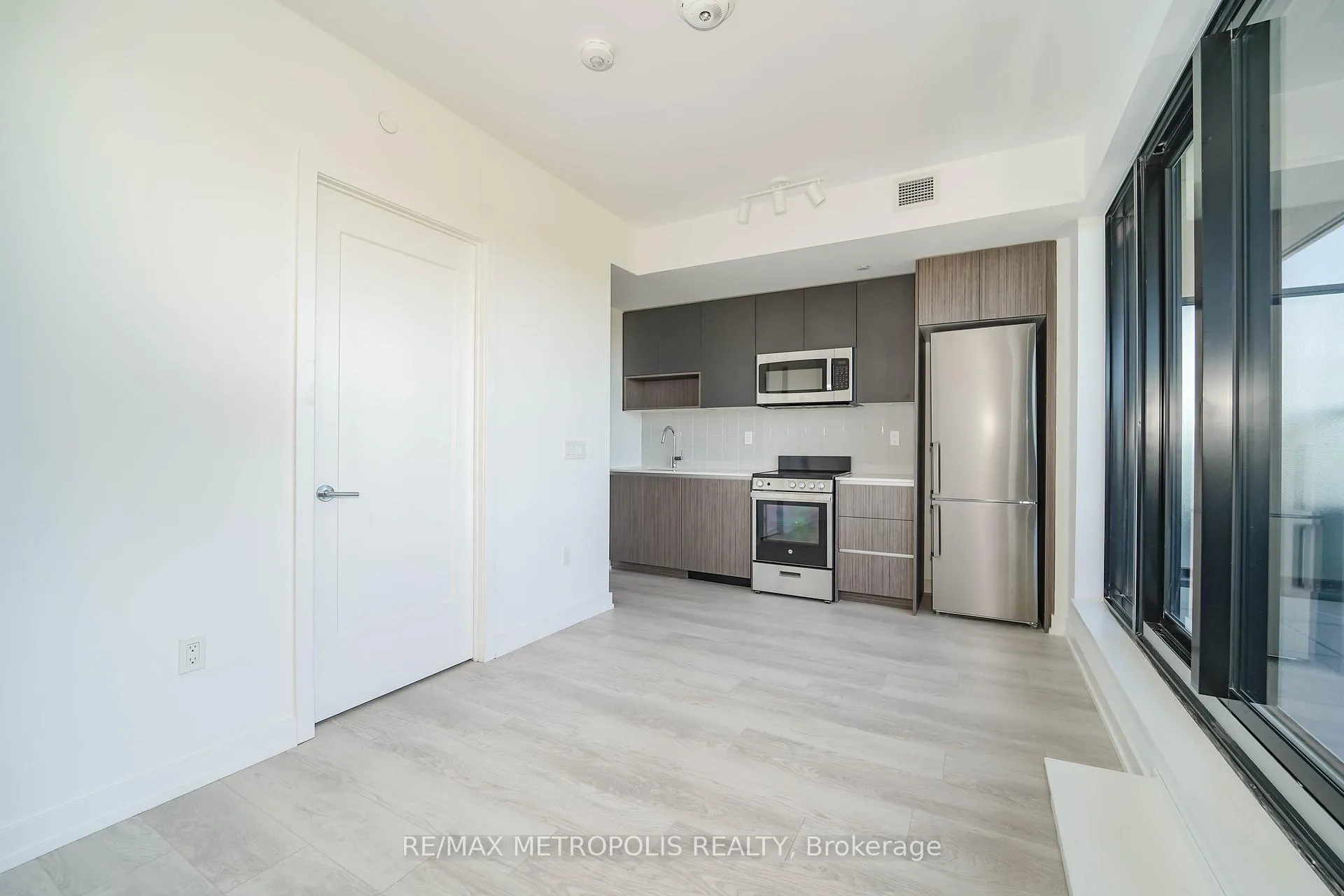 Photo 13 of Unit 720, 801 The Queensway, Etobicoke, Stonegate-Queensway — HOMEH