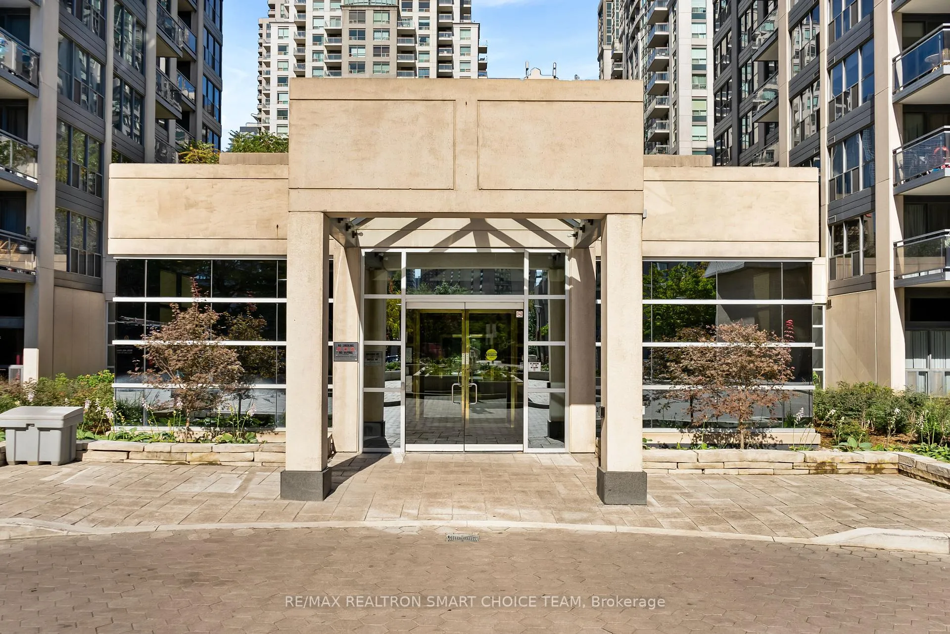 Front of Unit 1211, 28 Hollywood Avenue