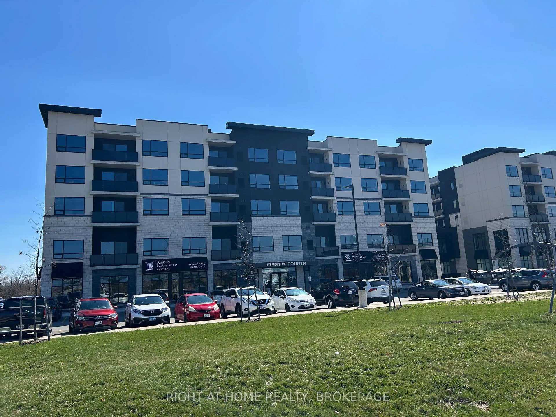 Photo 2 of Unit 309, 300B Fourth Avenue, St. Catharines, Ridley — HOMEH