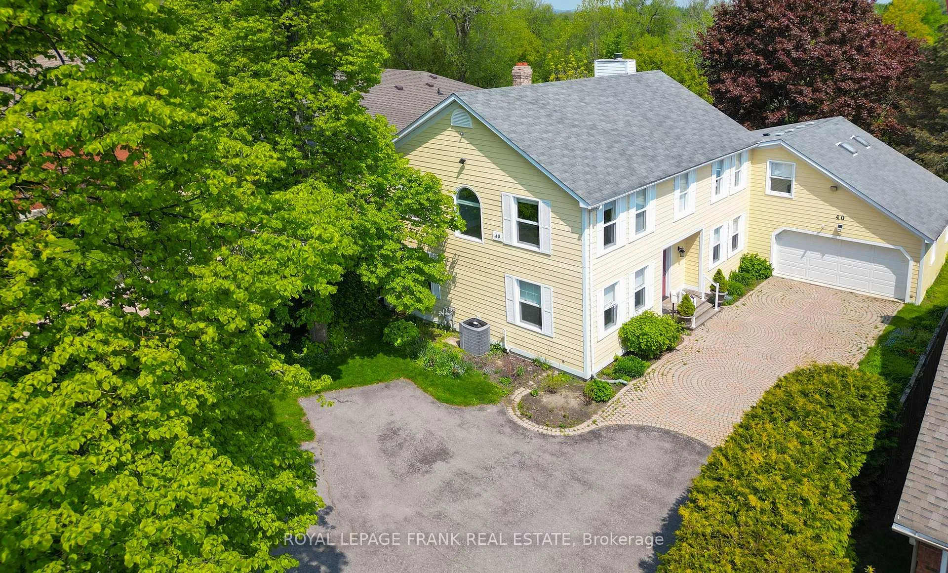 Photo 4 of 40 Tremaine Terrace, Cobourg — HOMEH