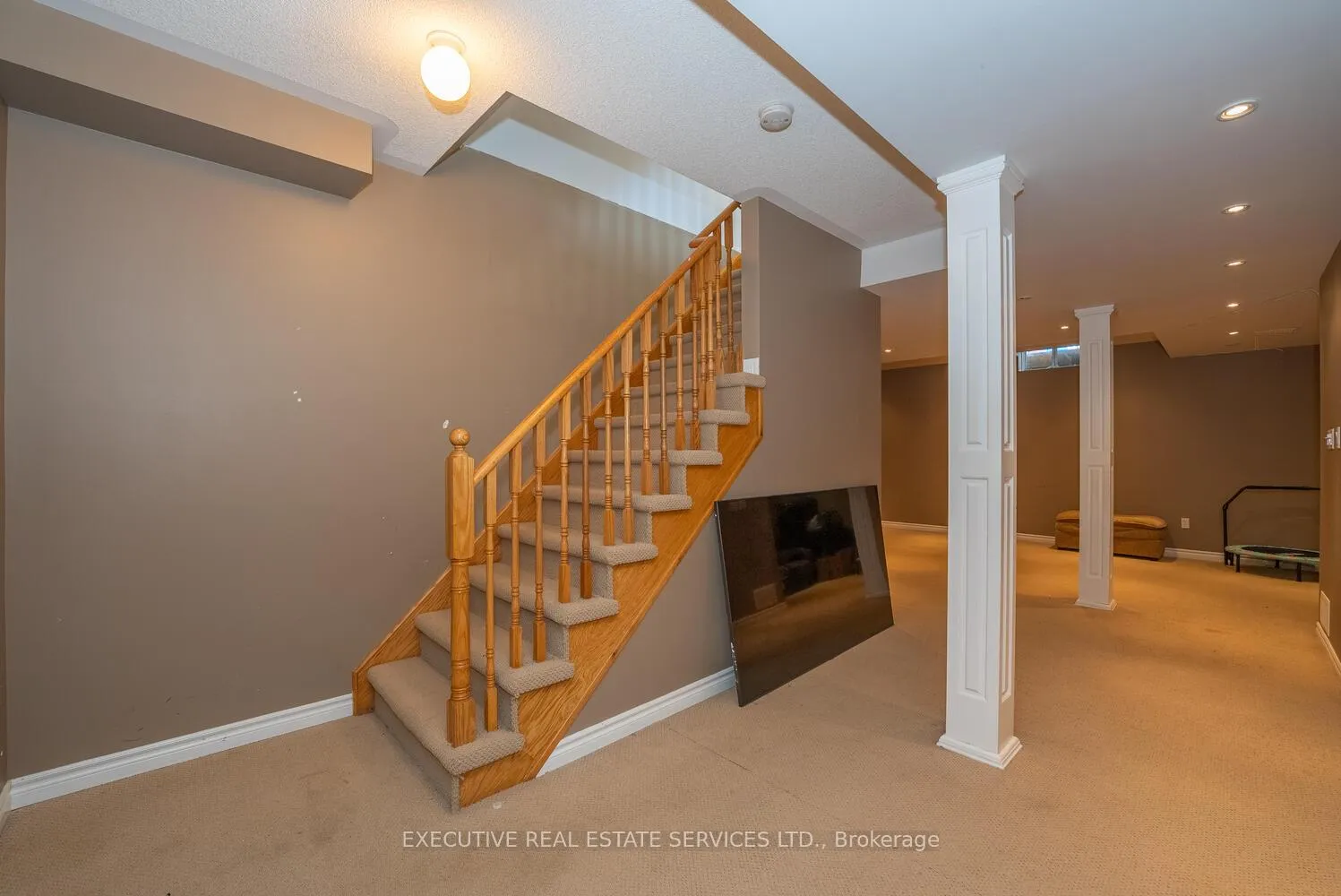 Photo 42 of 39 Hurst Street, Halton Hills, Acton — HOMEH