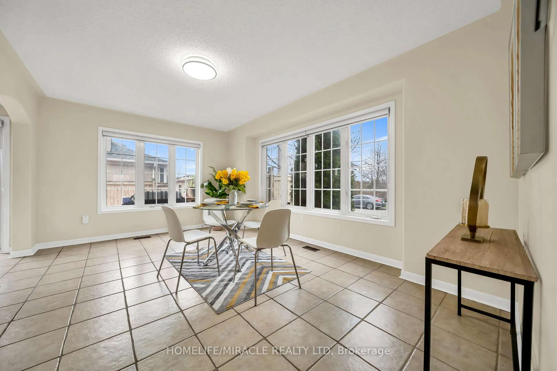 Photo 17 of 30 Orangegrove Drive, Brampton, Fletcher's Meadow — HOMEH