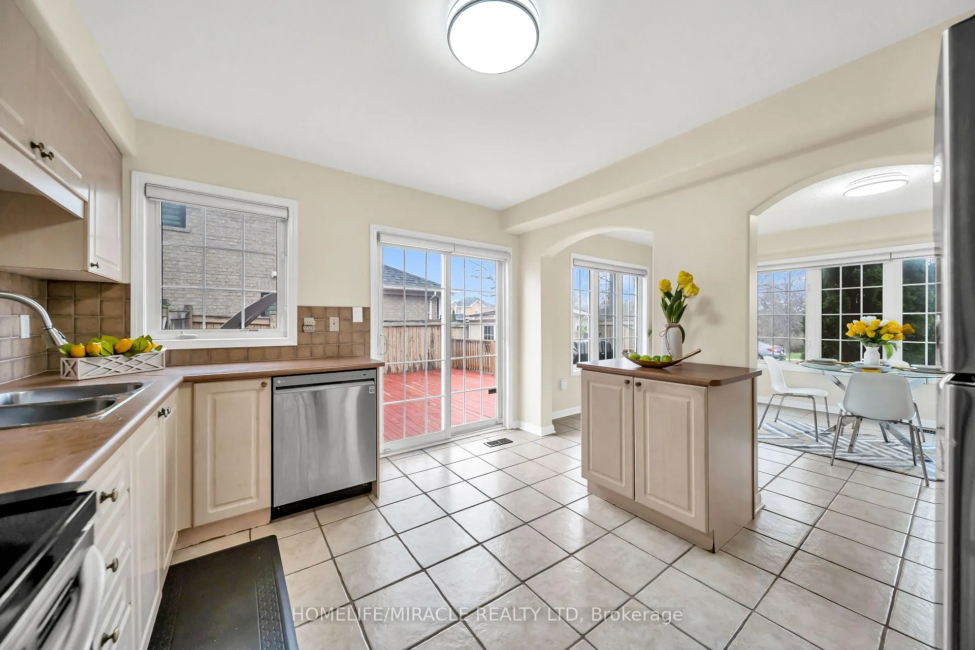 Photo 24 of 30 Orangegrove Drive, Brampton, Fletcher's Meadow — HOMEH