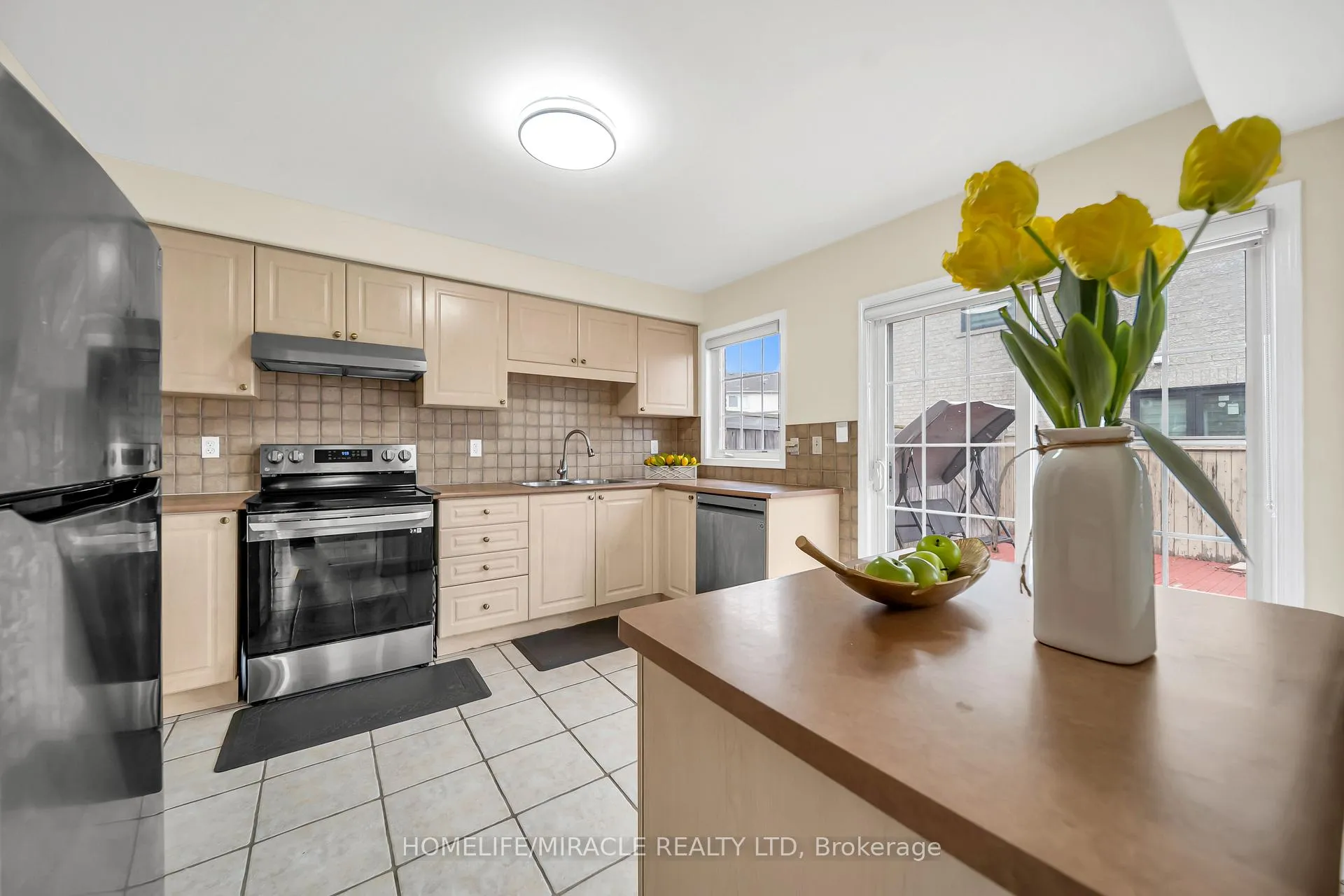 Photo 25 of 30 Orangegrove Drive, Brampton, Fletcher's Meadow — HOMEH