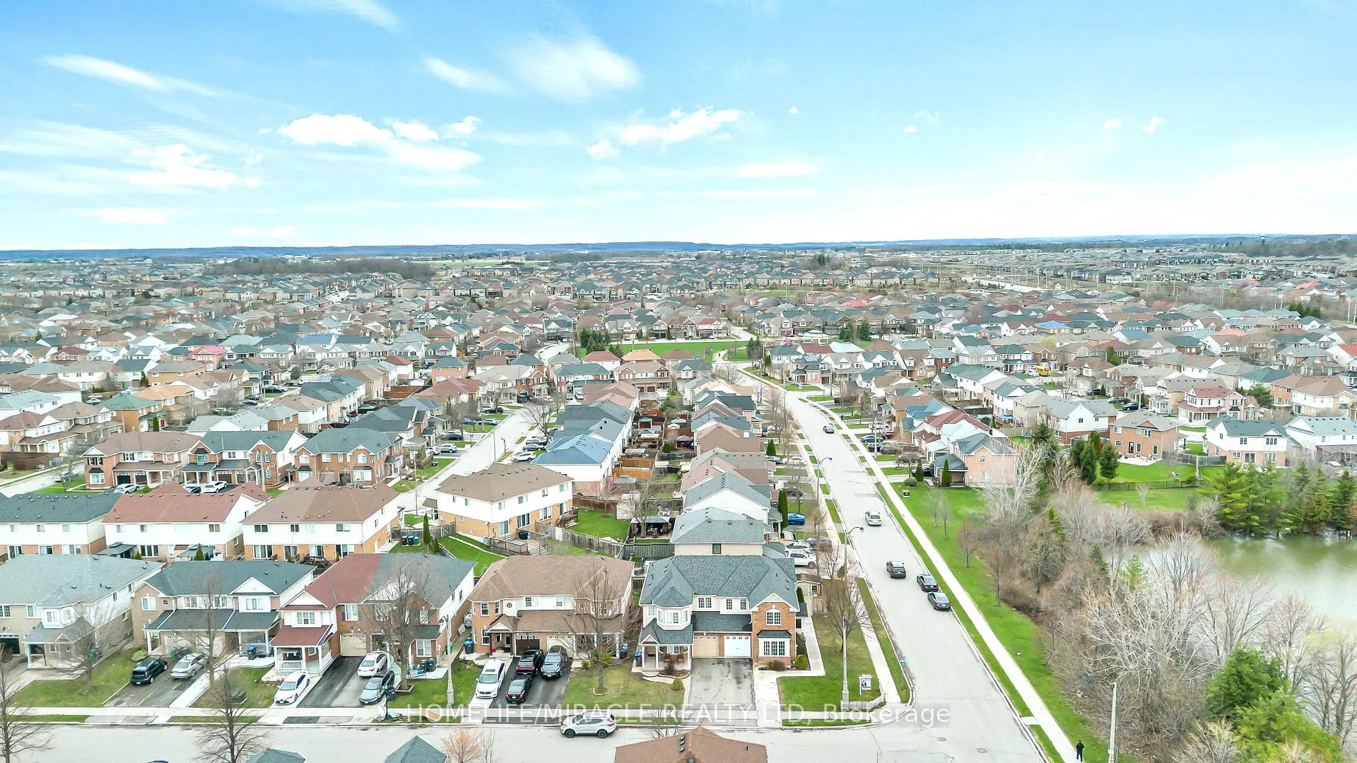 Photo 42 of 30 Orangegrove Drive, Brampton, Fletcher's Meadow — HOMEH