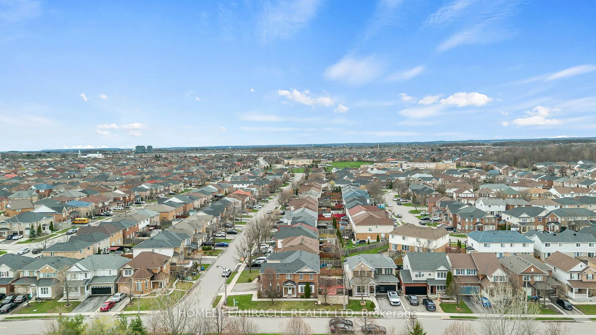 Photo 47 of 30 Orangegrove Drive, Brampton, Fletcher's Meadow — HOMEH