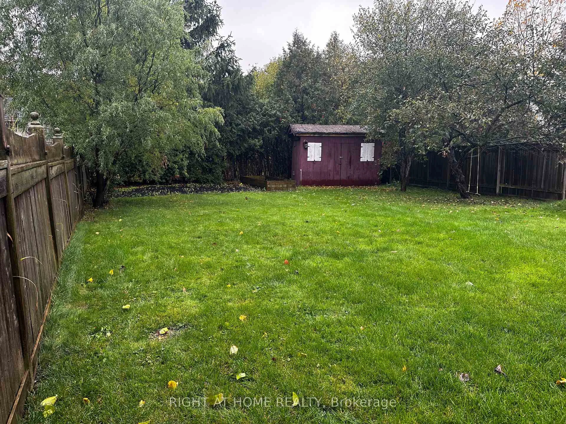 Photo 31 of 74 Barrydale Crescent, London, North I — HOMEH