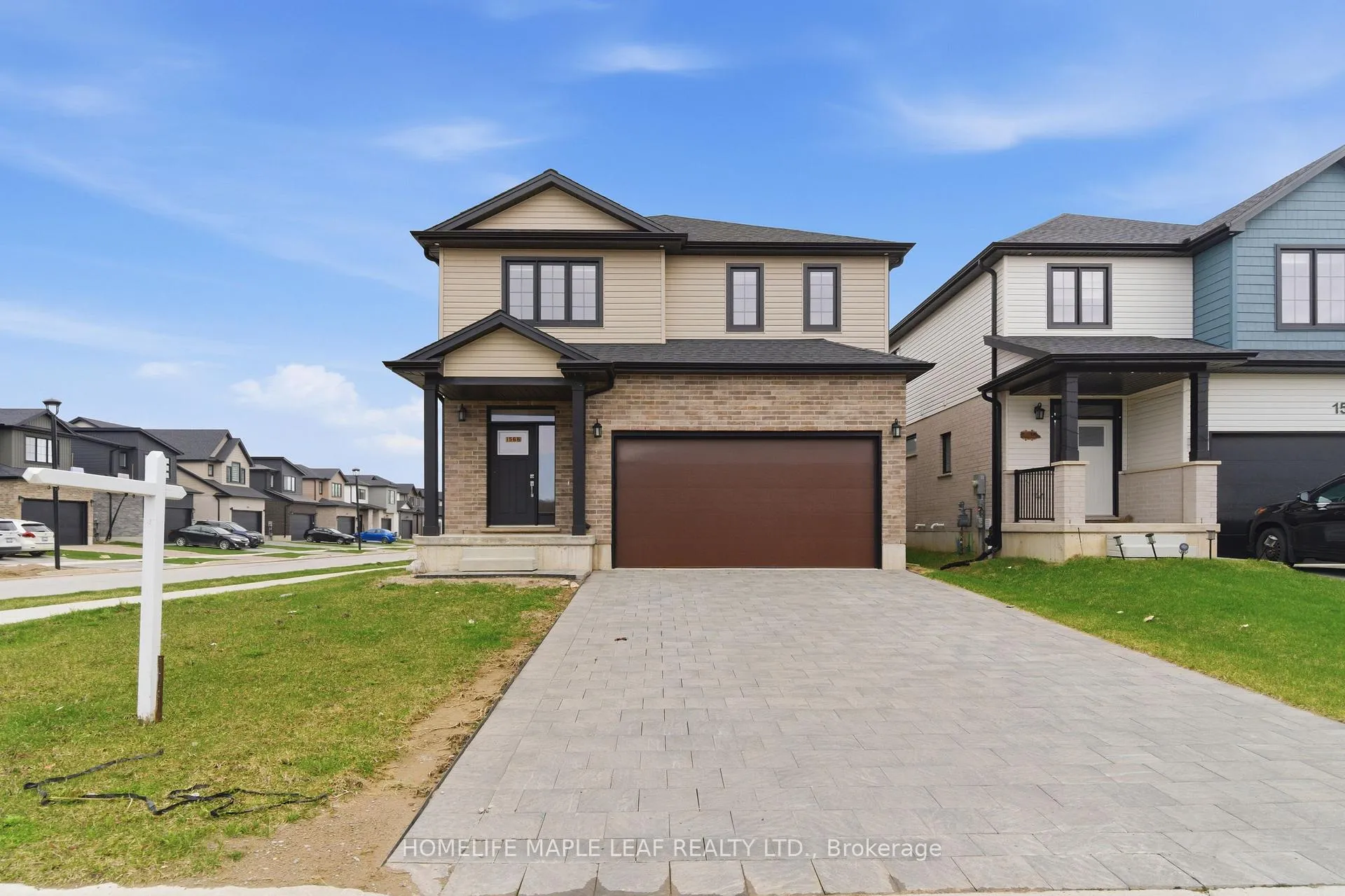 Photo 2 of 1566 Wright Crescent, London, North S — HOMEH