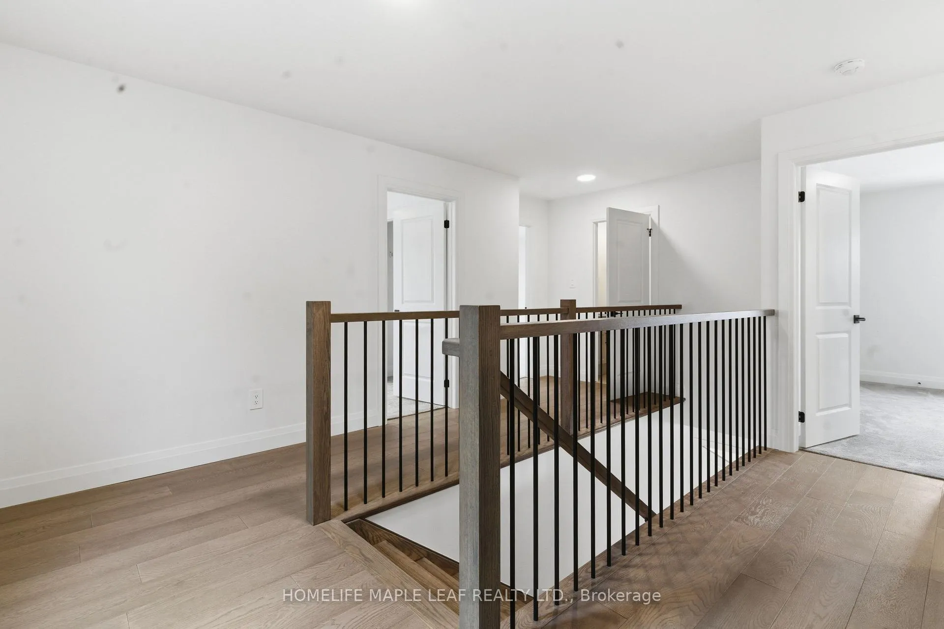 Photo 21 of 1566 Wright Crescent, London, North S — HOMEH