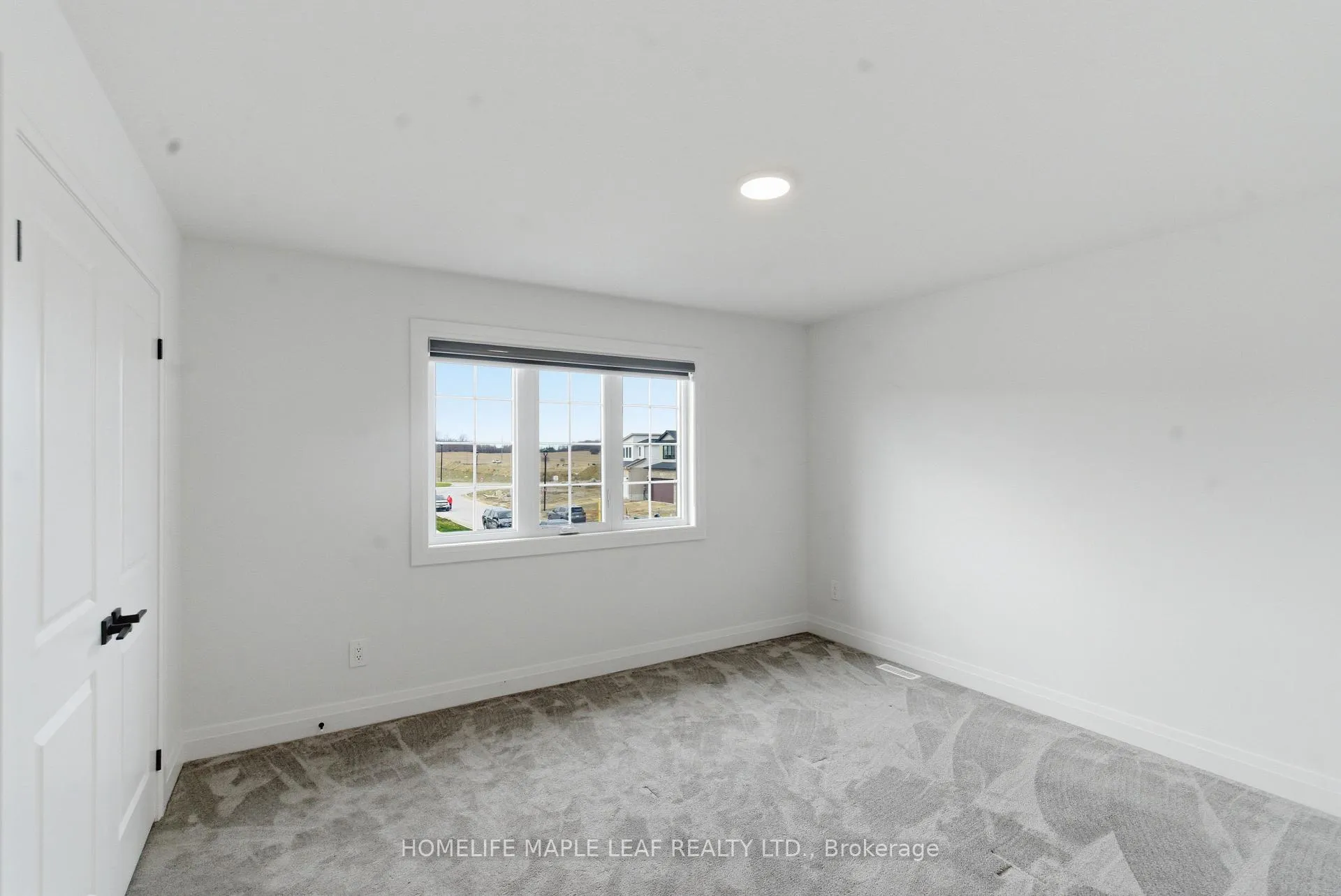 Photo 35 of 1566 Wright Crescent, London, North S — HOMEH