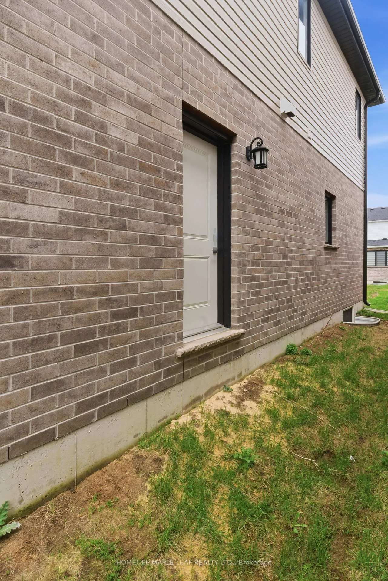 Photo 46 of 1566 Wright Crescent, London, North S — HOMEH