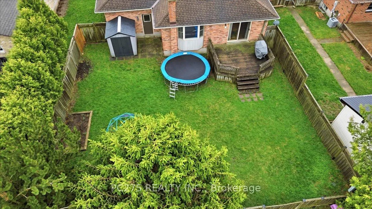 Photo 26 of 105 Gibson Crescent, Lucan Biddulph, Lucan — HOMEH