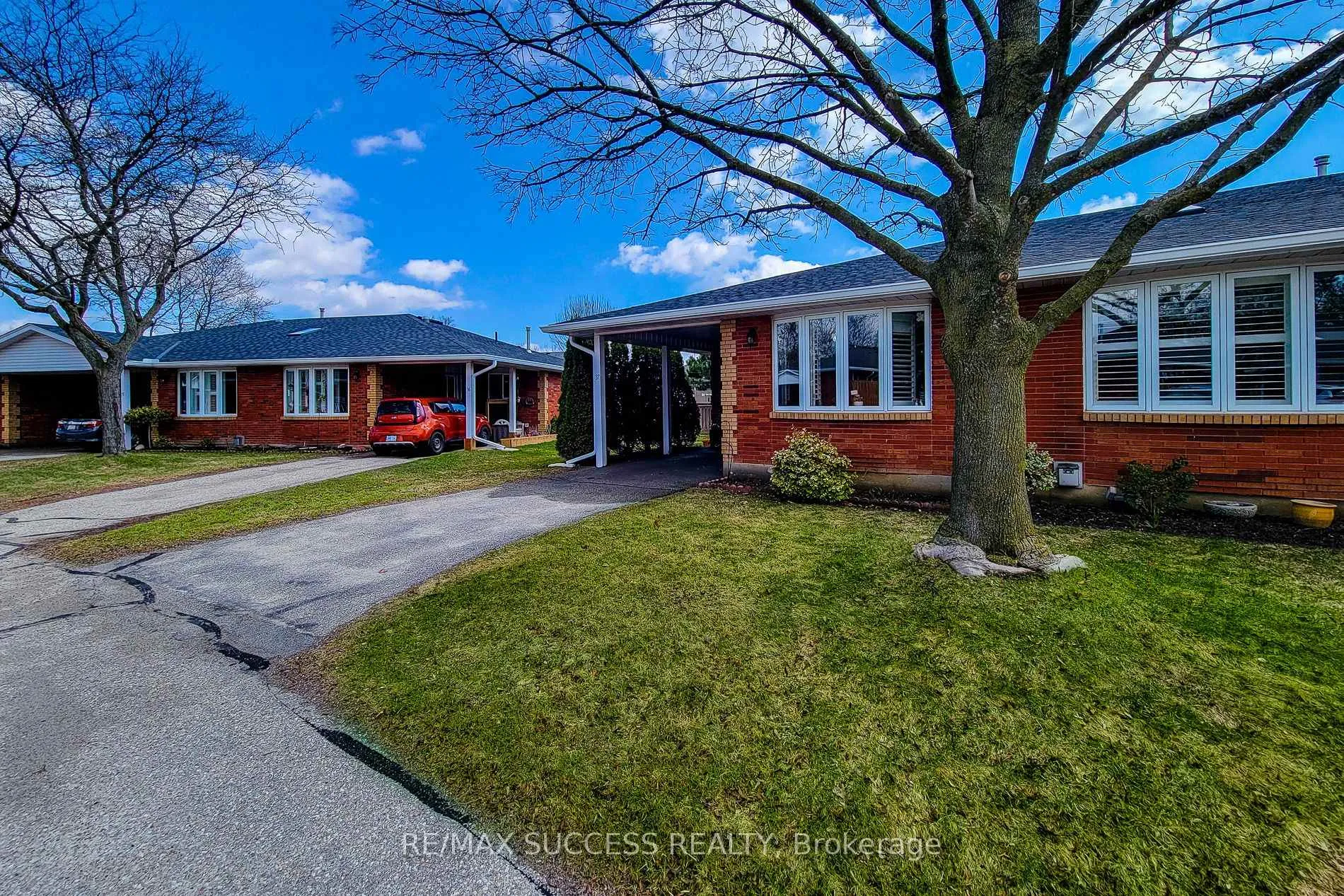 Photo 3 of Unit 37, 1030 Colborne Street E, Brantford — HOMEH